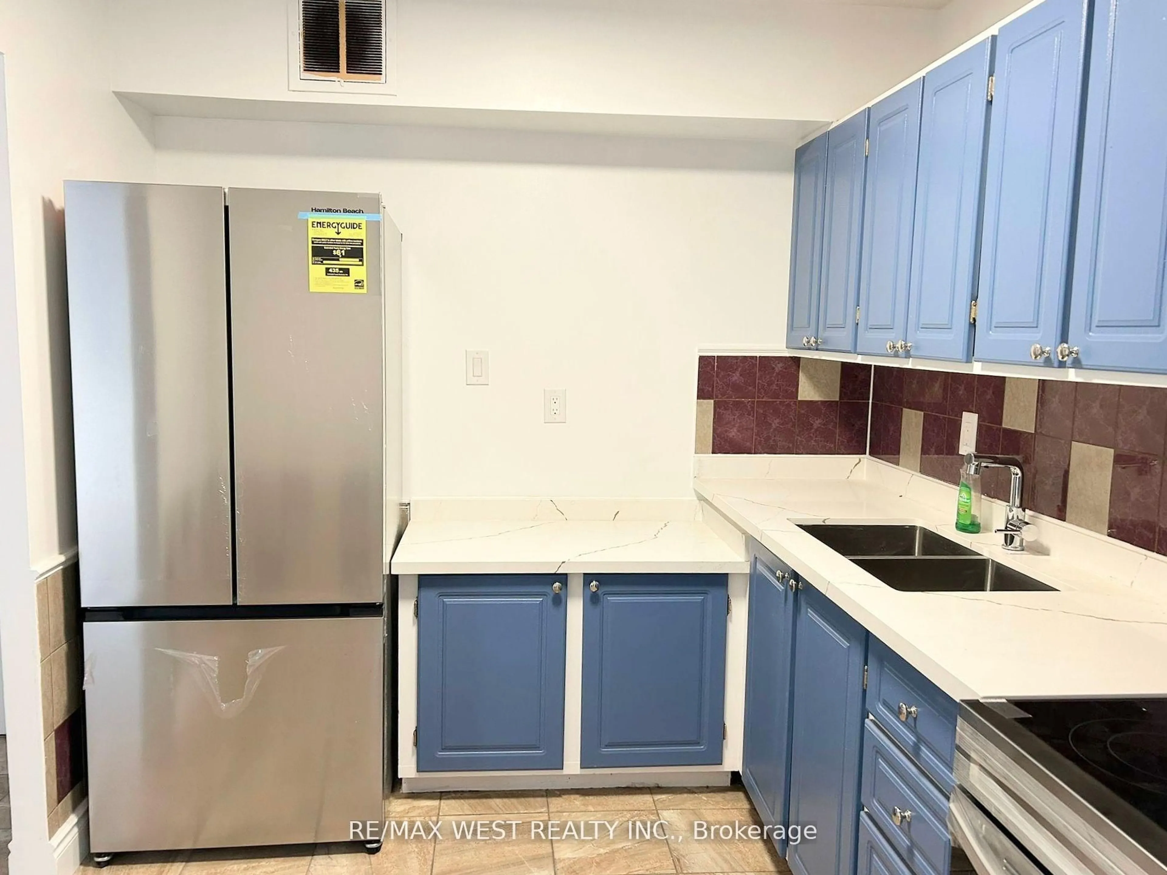 Standard kitchen, unknown for 330 Dixon Rd #306, Toronto Ontario M9R 1S9