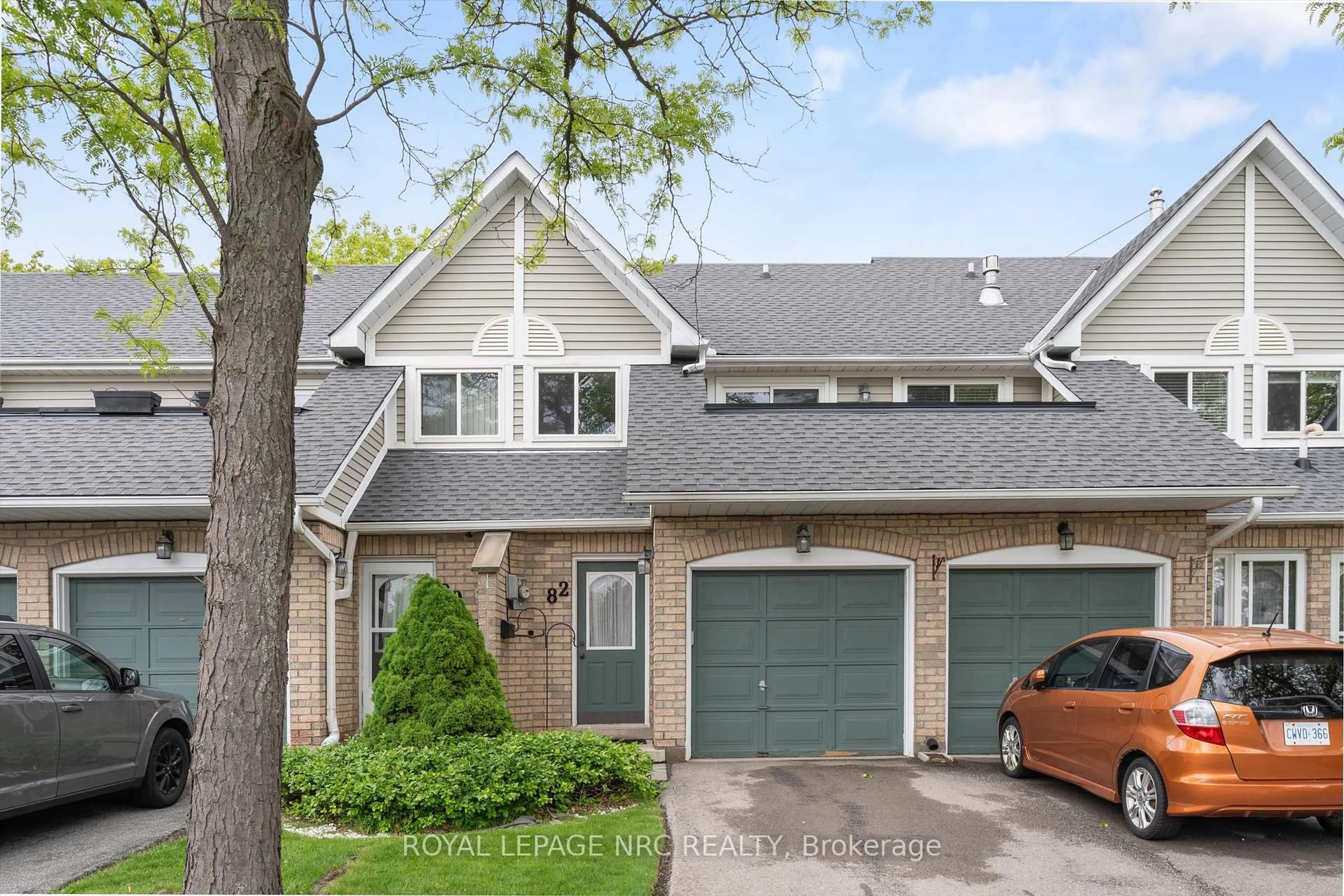 Home with brick exterior material, street for 2530 Northhampton Blvd #82, Burlington Ontario L7M 4B4