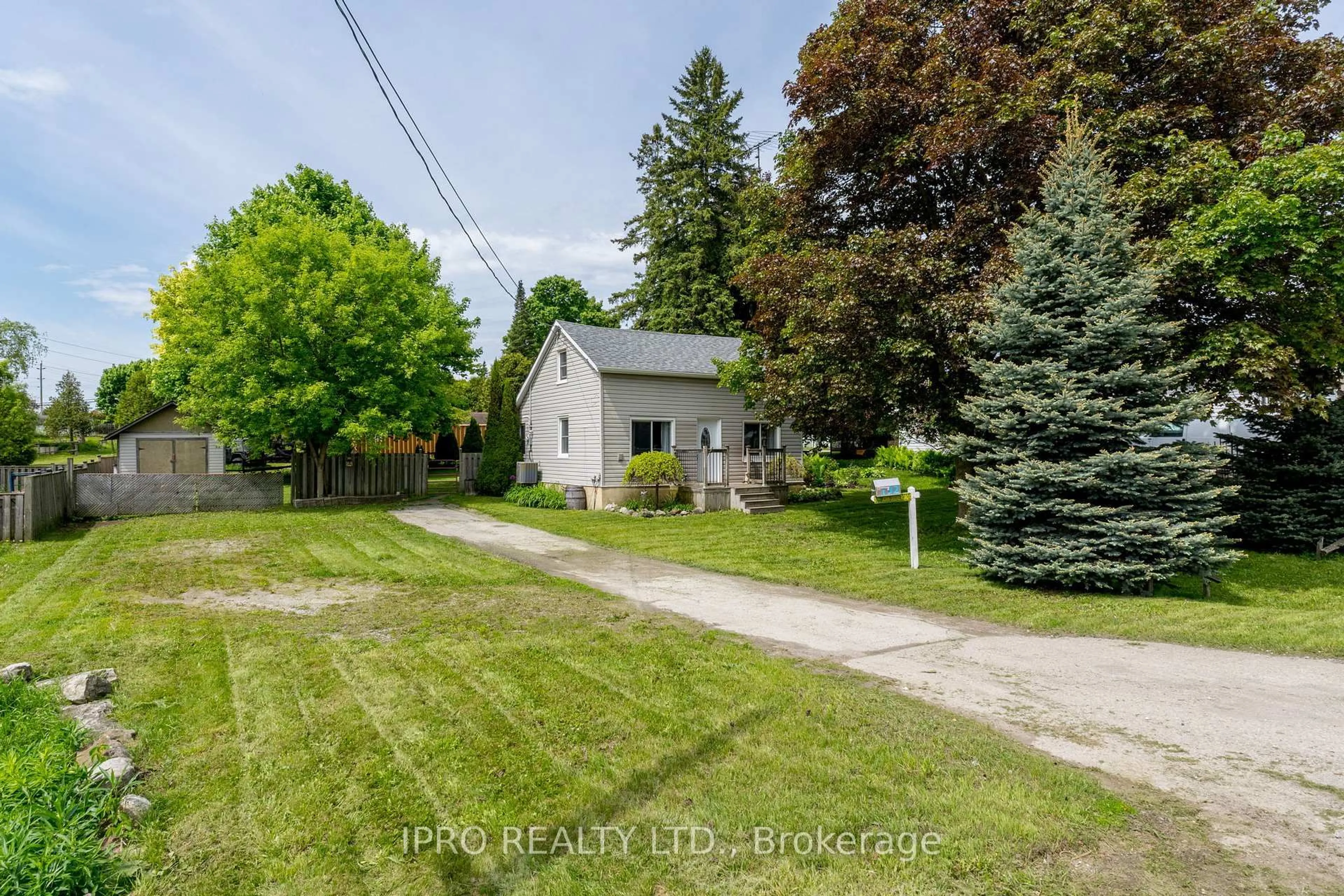 A pic from outside/outdoor area/front of a property/back of a property/a pic from drone, street for 192 Main St, Halton Hills Ontario L7J 1W8