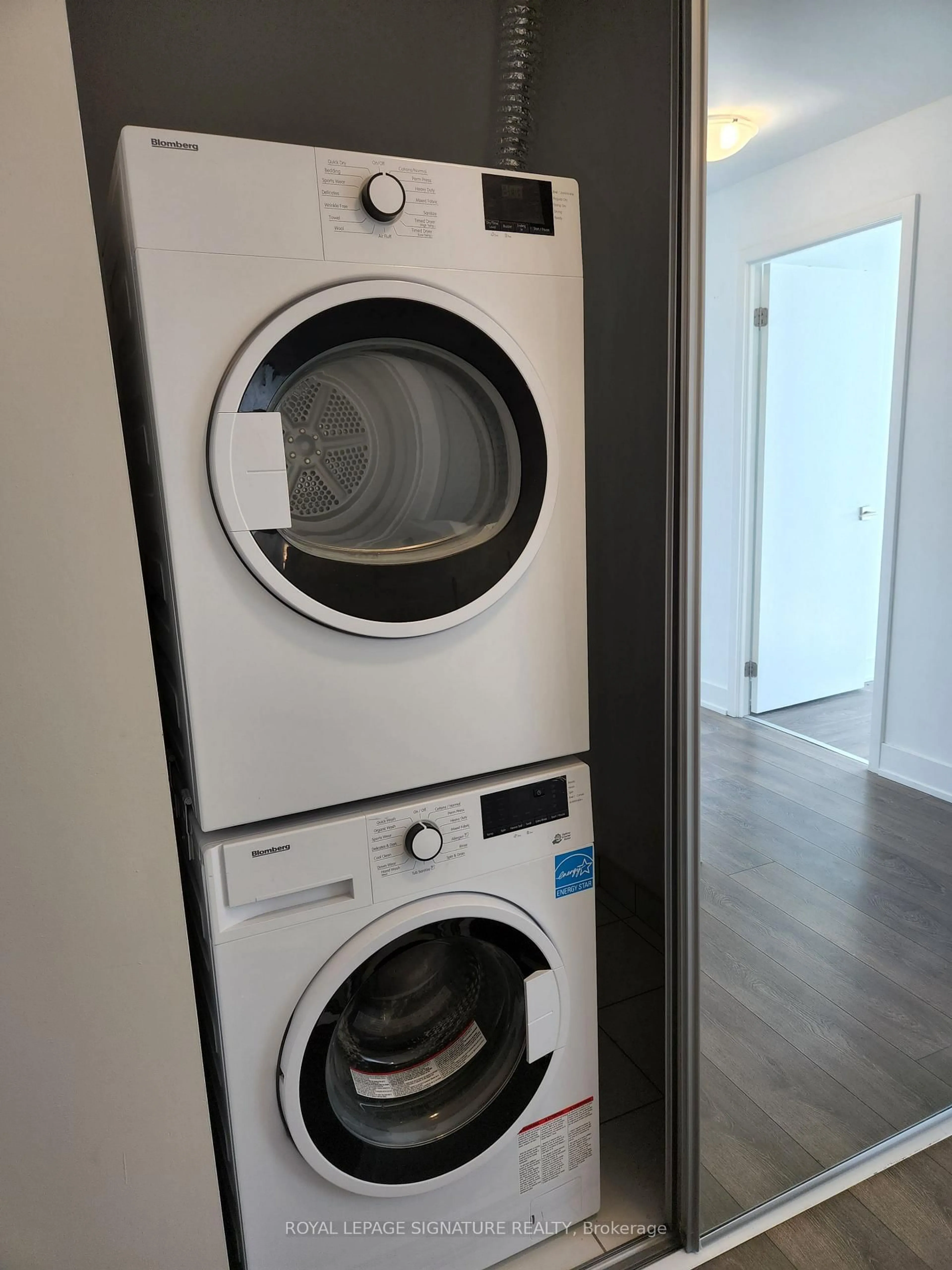 Laundry room for 297 Oakwalk Dr #2004, Oakville Ontario L6H 3R6