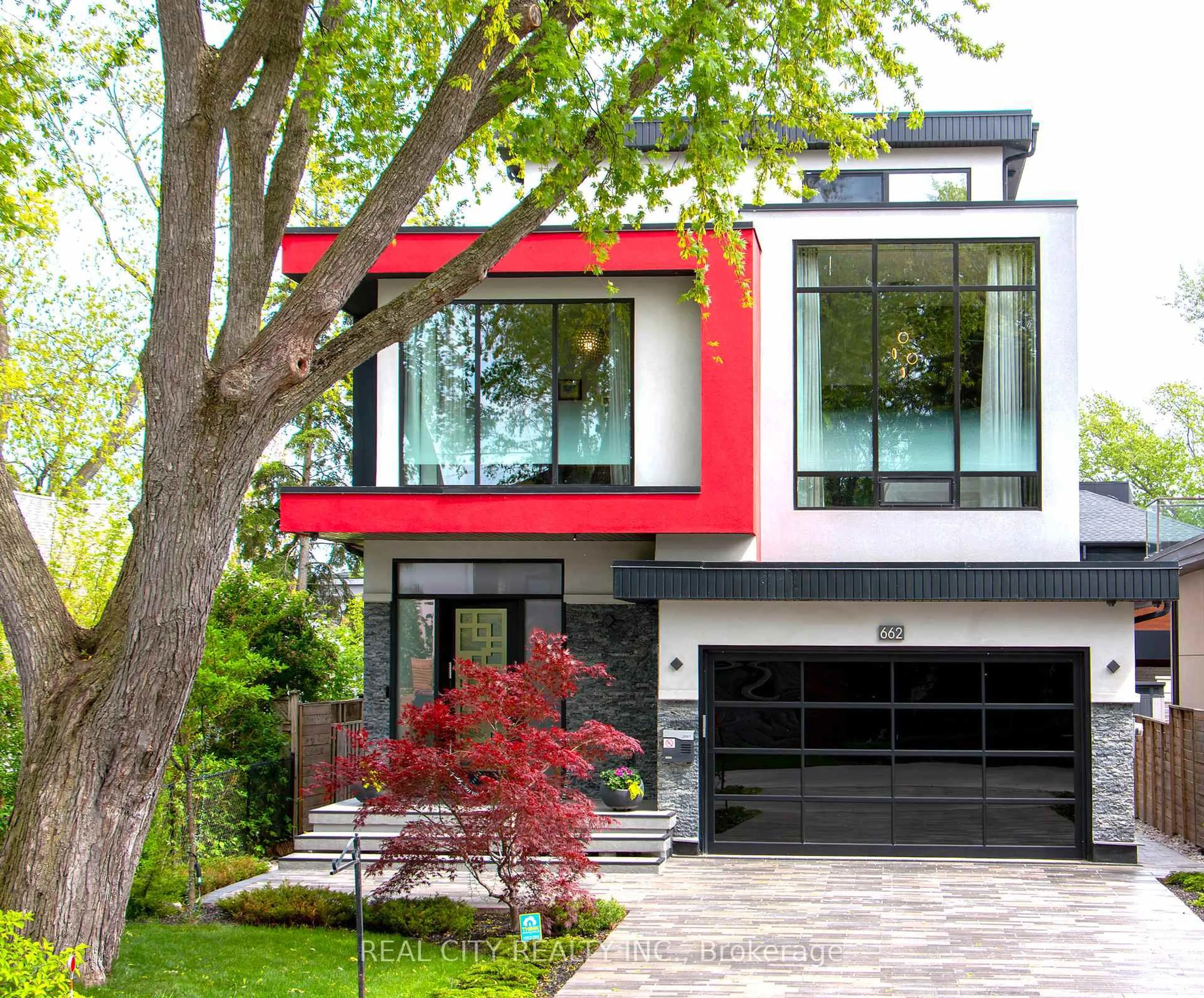 Home with brick exterior material, street for 662 Byngmount Ave, Mississauga Ontario L5G 1R4