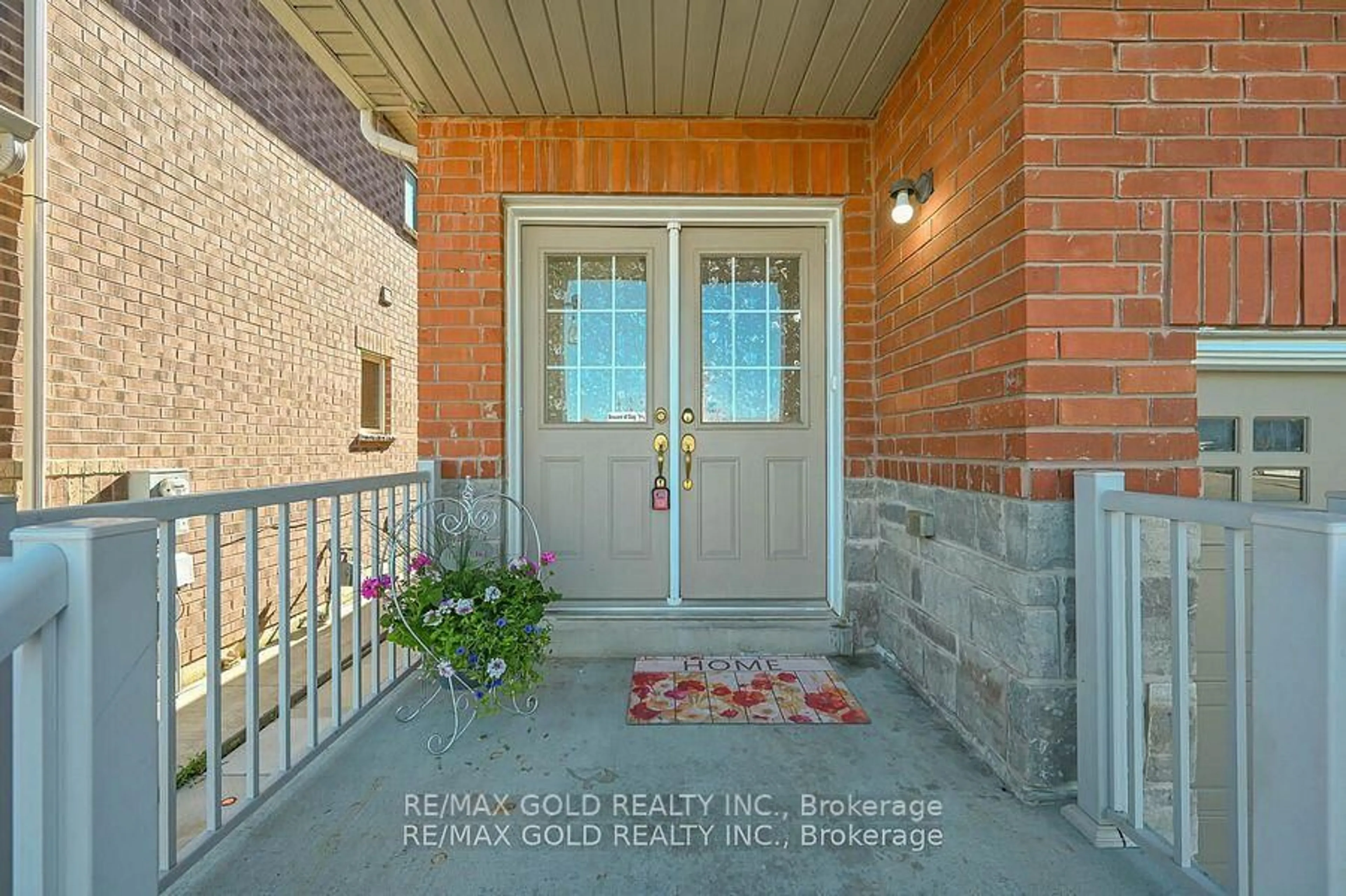 Indoor entryway for 92 Cookview Dr, Brampton Ontario L6R 3V1