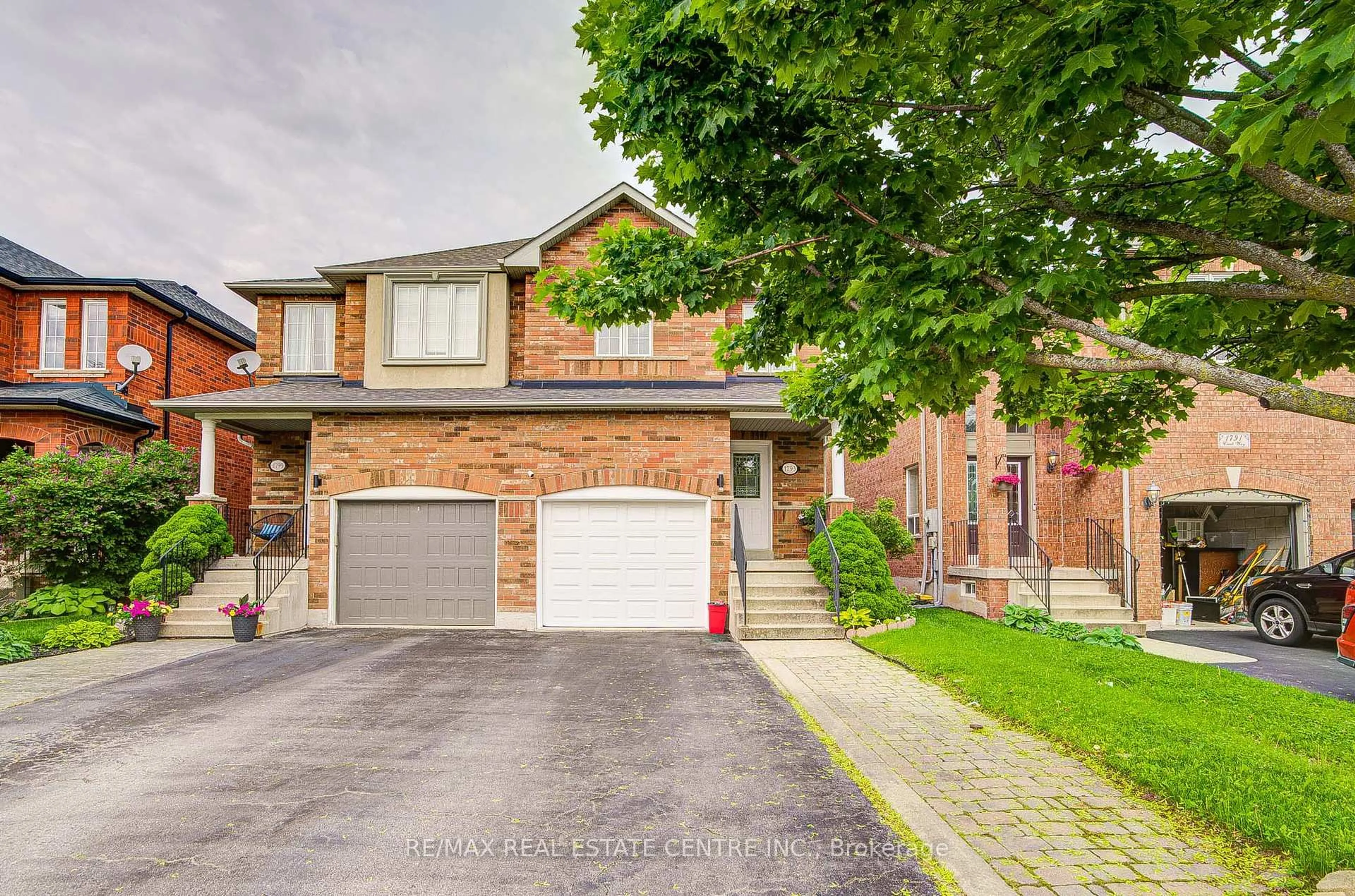 Home with brick exterior material, street for 1793 Creek Way, Burlington Ontario L7L 6R1