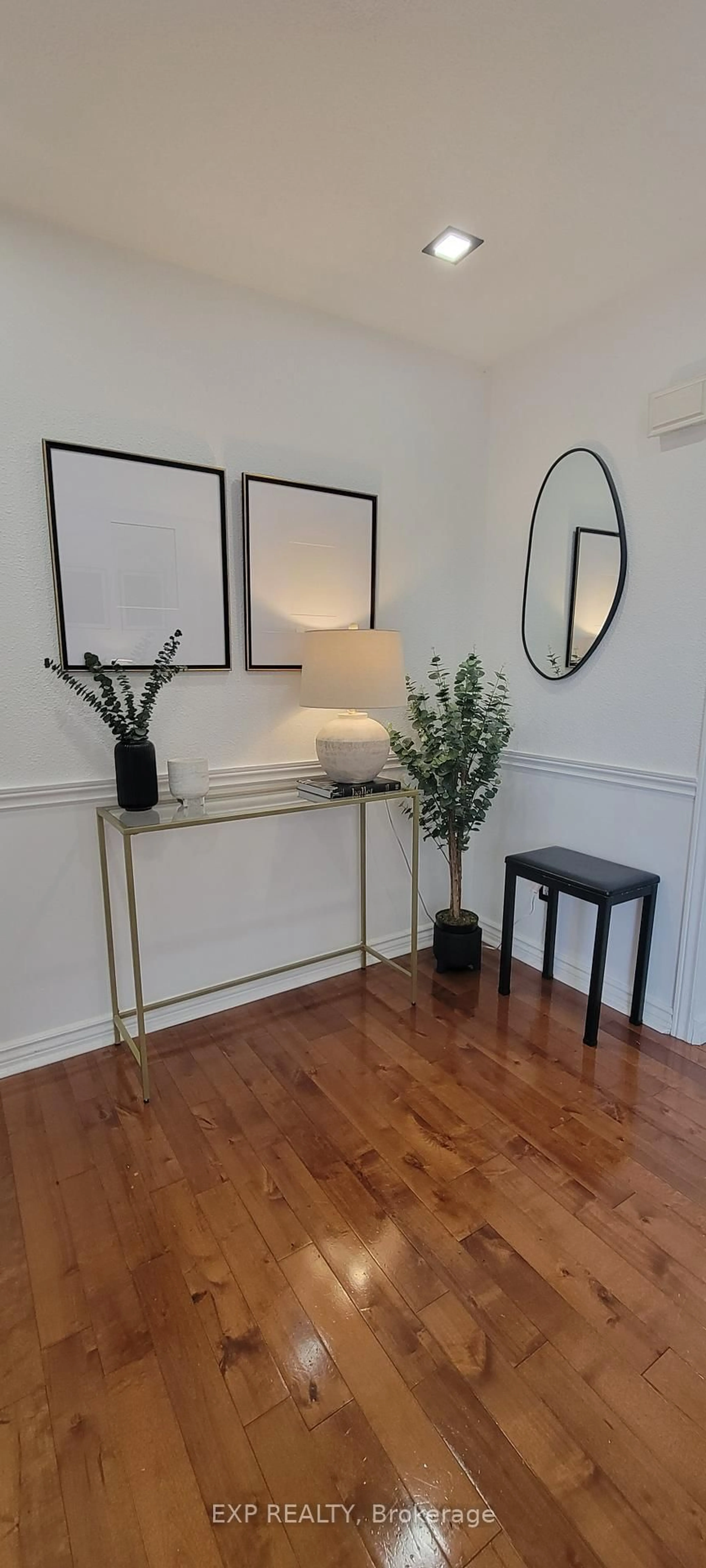 Indoor entryway for 6780 Formentera Ave #29, Mississauga Ontario L5N 2L1