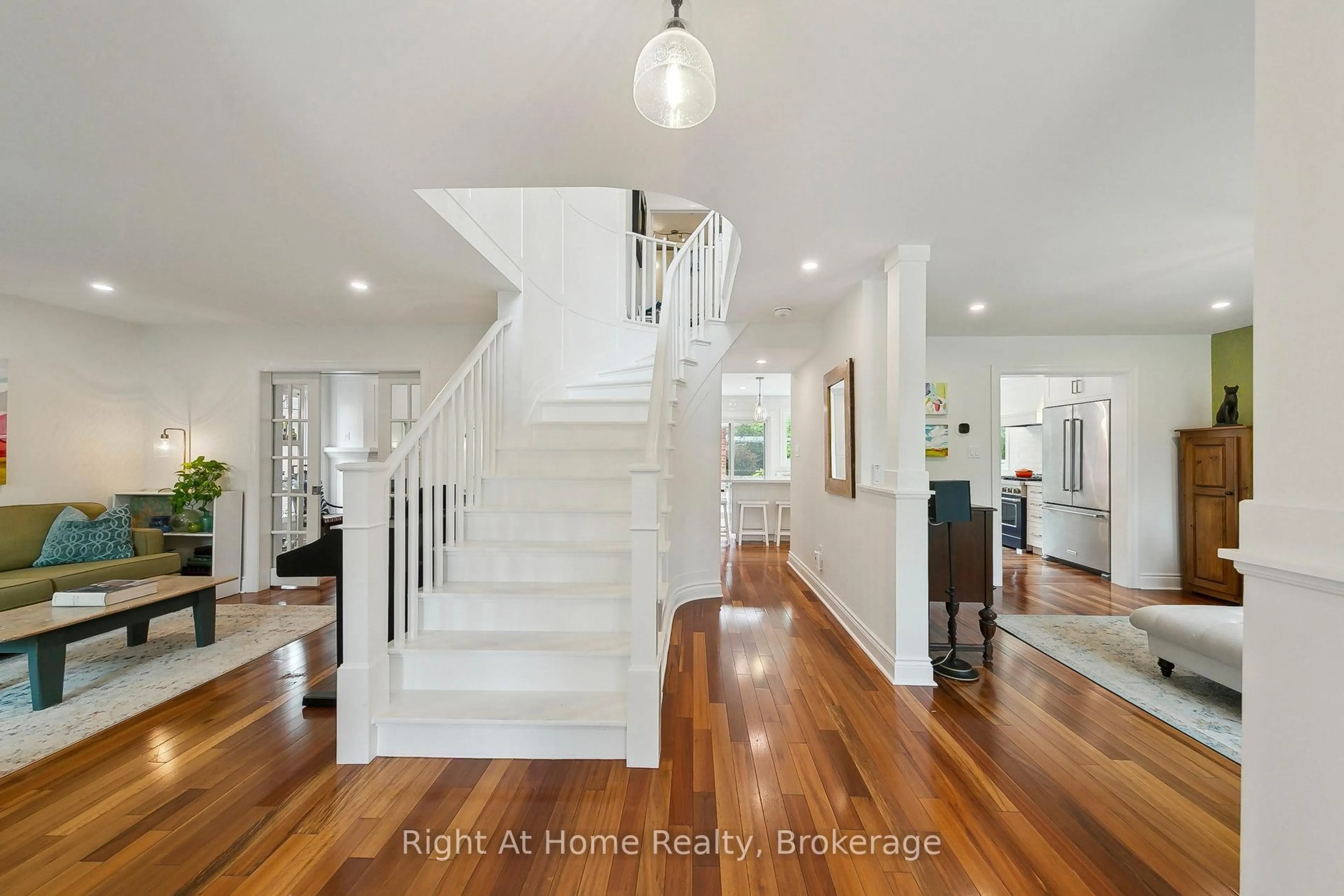 Unknown for 293 River Glen Blvd, Oakville Ontario L6H 5X9