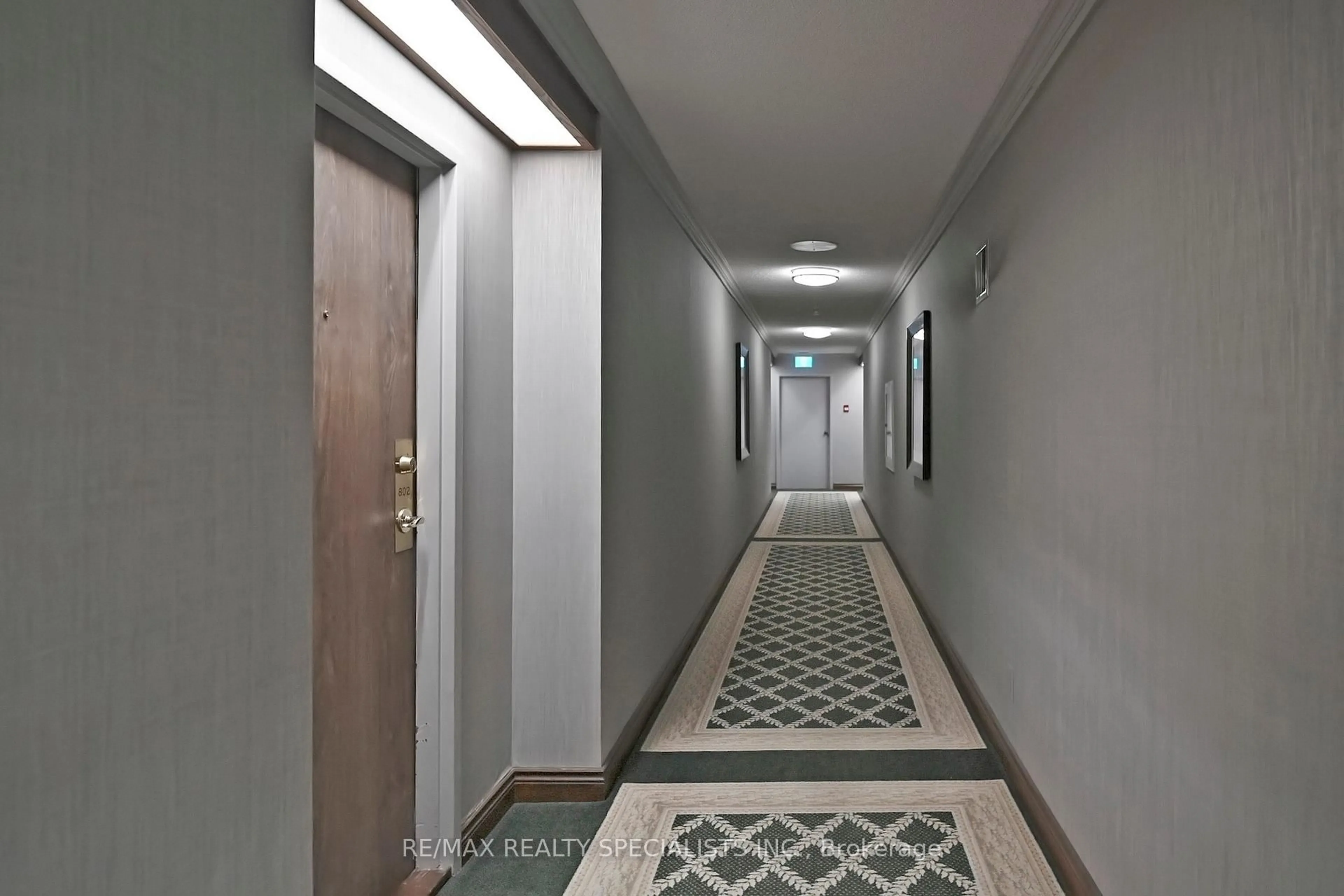 Indoor foyer for 4235 Sherwoodtowne Blvd #802, Mississauga Ontario L4Z 1W3