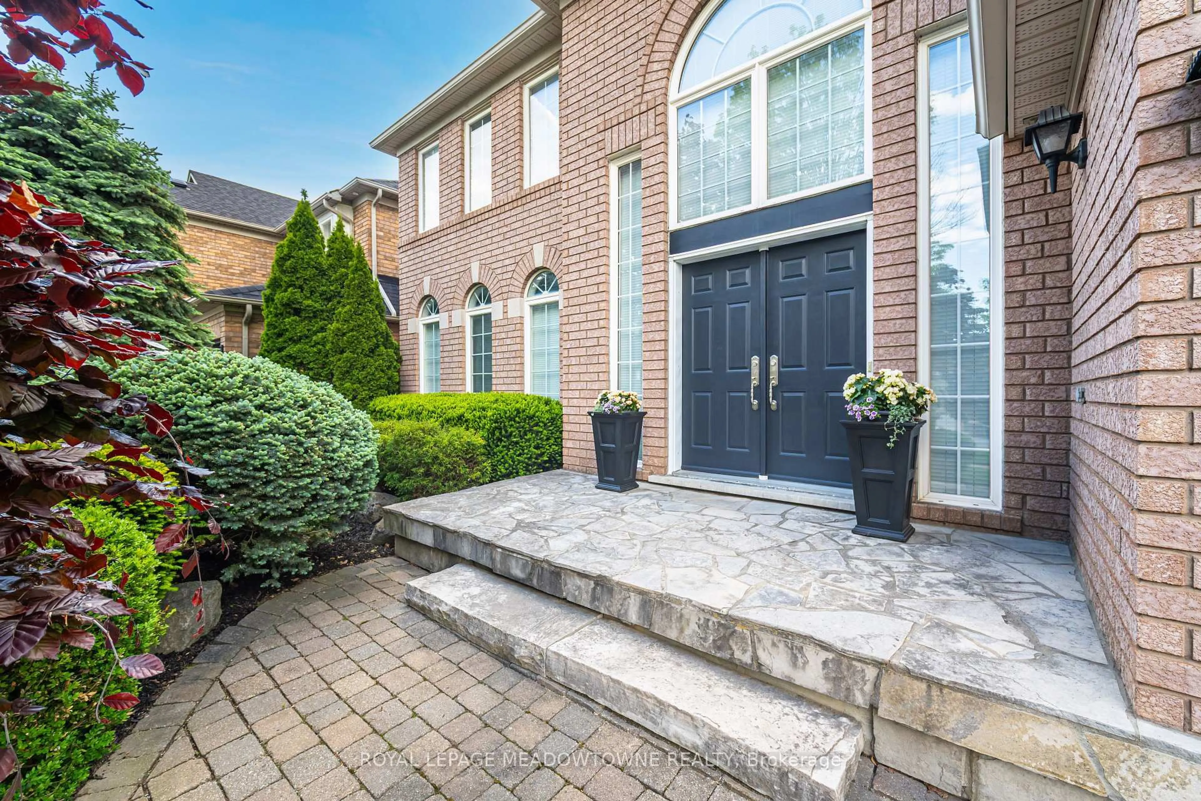 Home with brick exterior material, street for 1687 Kentchester Pl, Mississauga Ontario L5N 7S8
