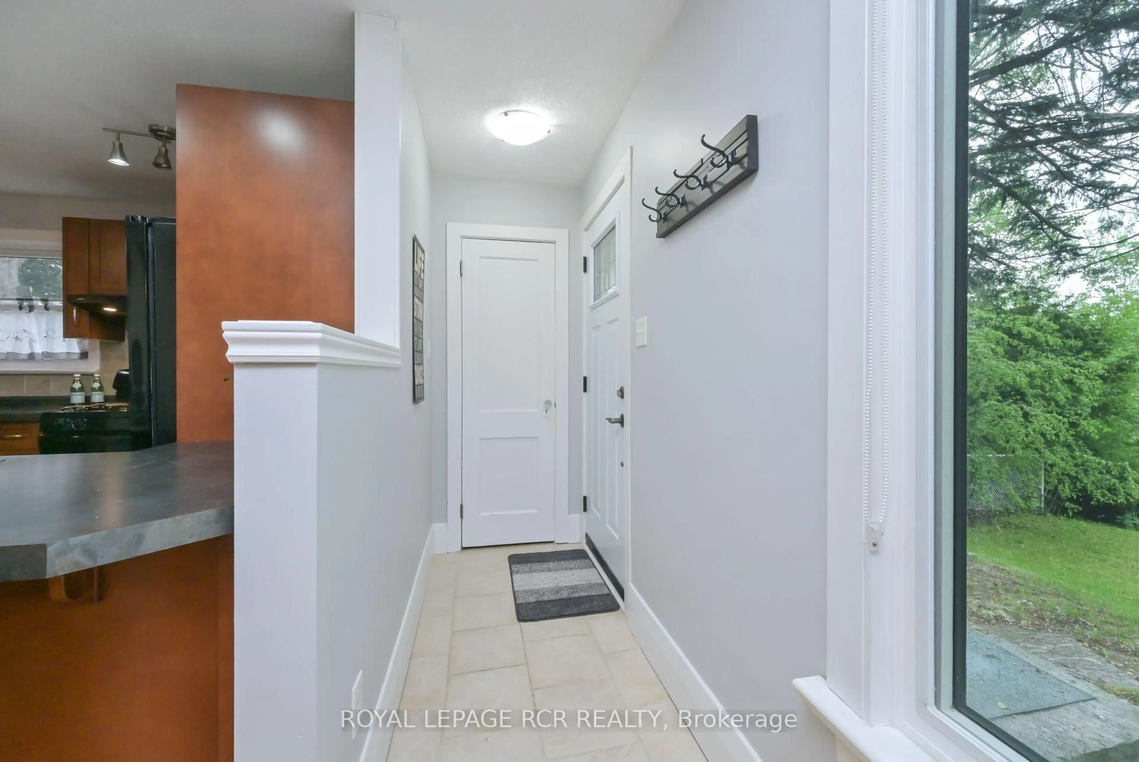 Indoor entryway for 4 John St, Halton Hills Ontario L7G 2J7