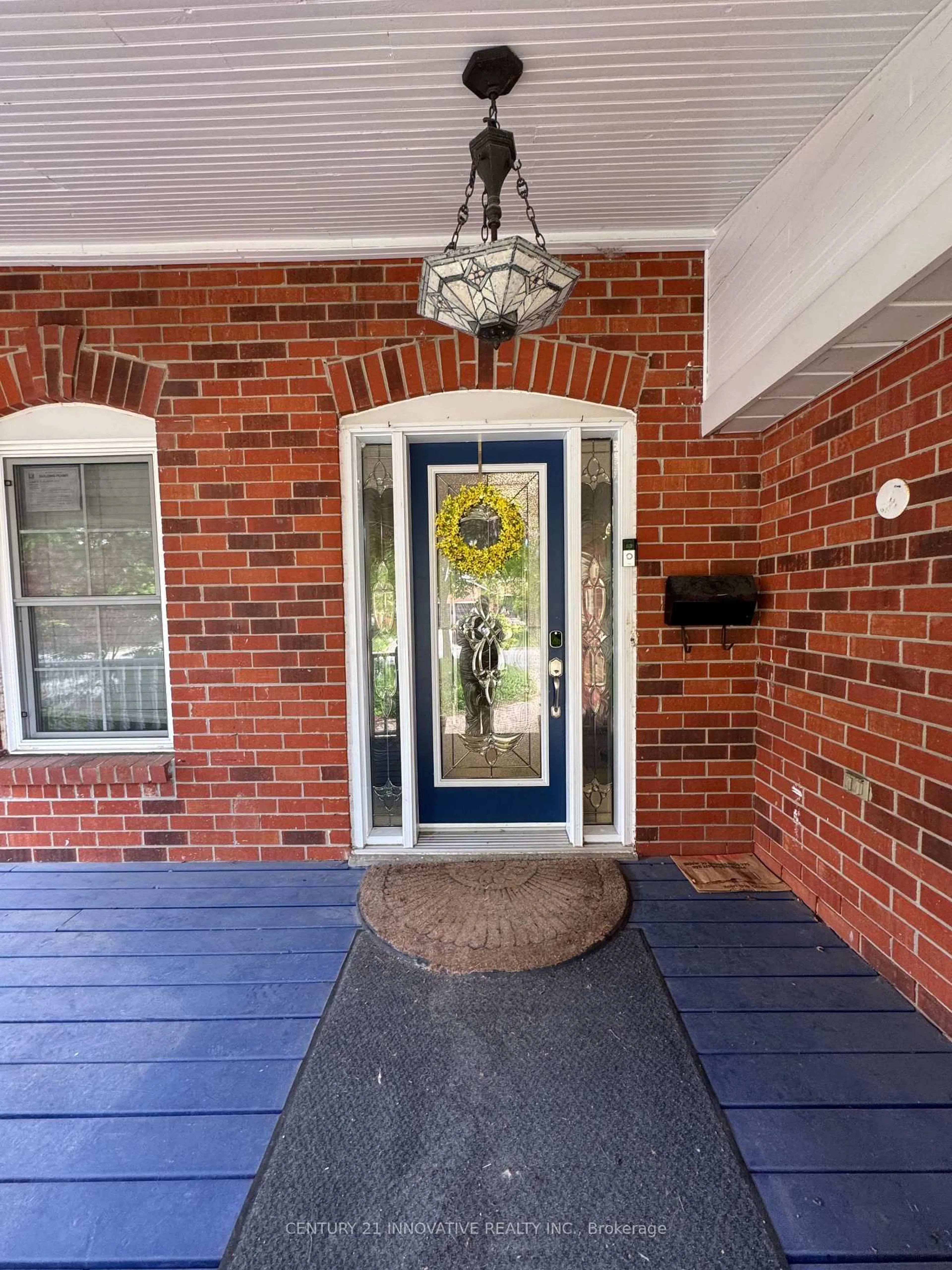 Indoor entryway for 23 Linden Cres, Brampton Ontario L6S 4A1
