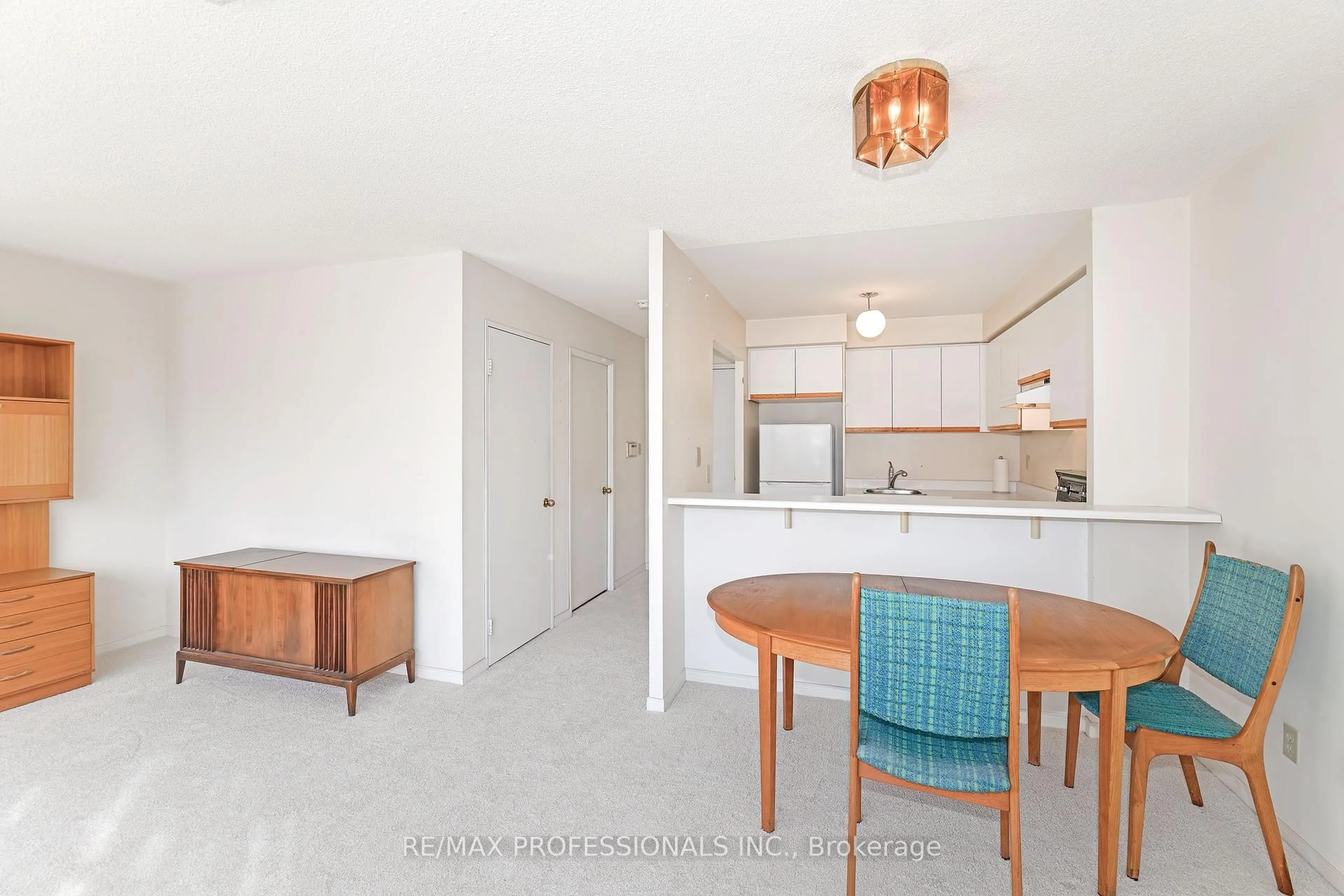 Standard kitchen, unknown for 2261 Lakeshore Blvd #528, Toronto Ontario M8V 3X1