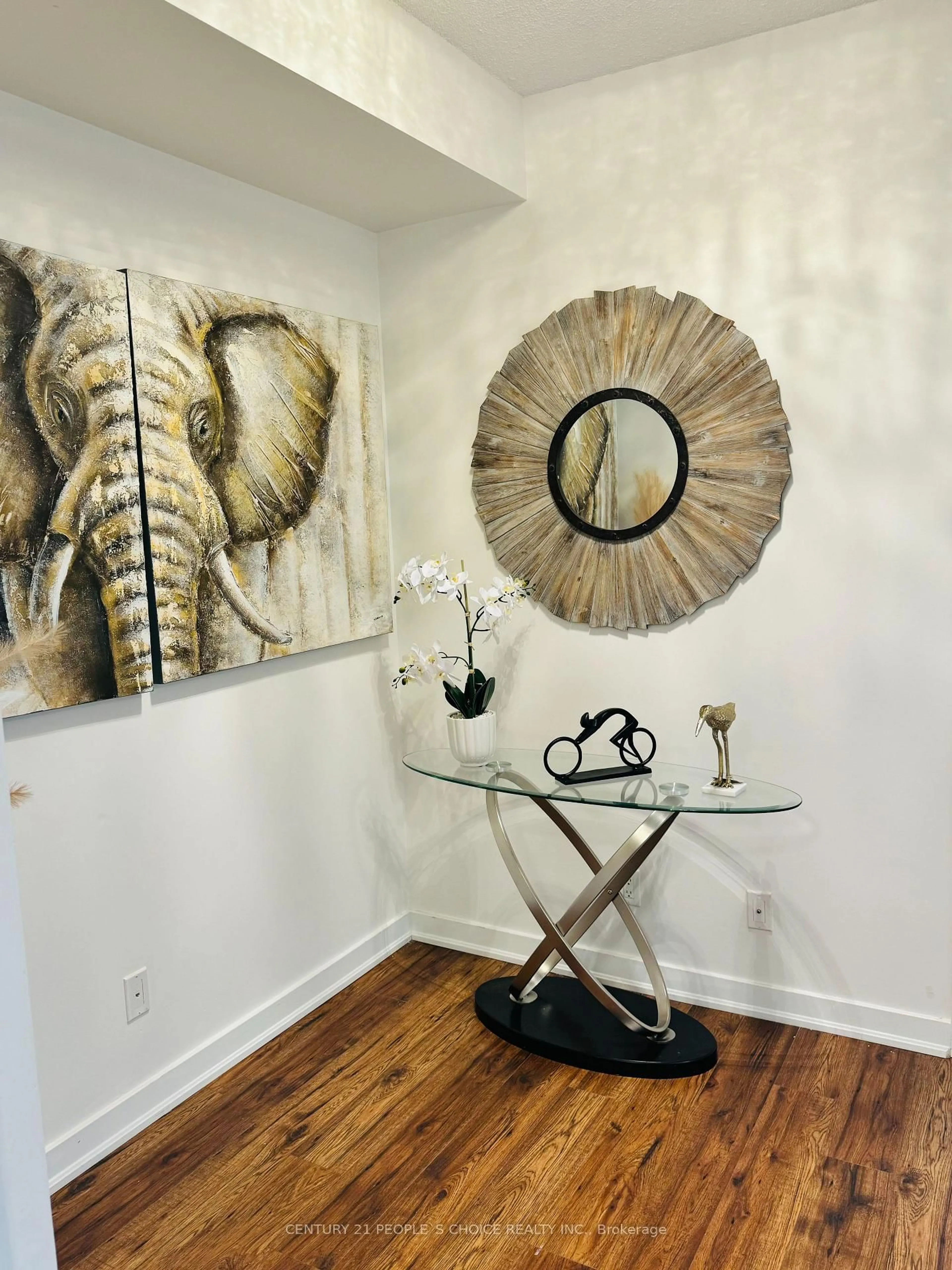 Indoor entryway for 4065 Brickstone Mews #2206, Mississauga Ontario L5B 0G3