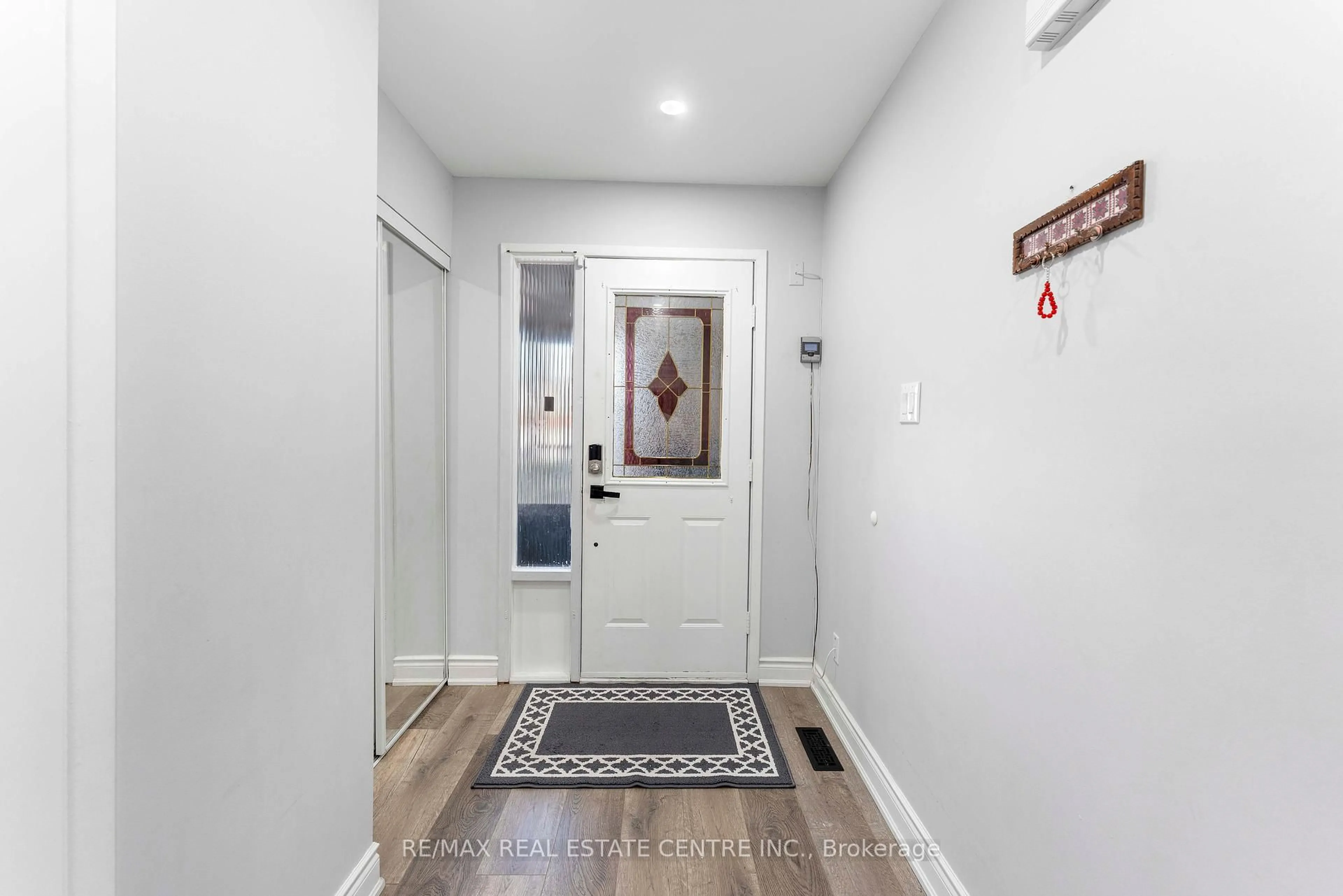 Indoor entryway for 44 Abelard Ave, Brampton Ontario L6Y 2K8