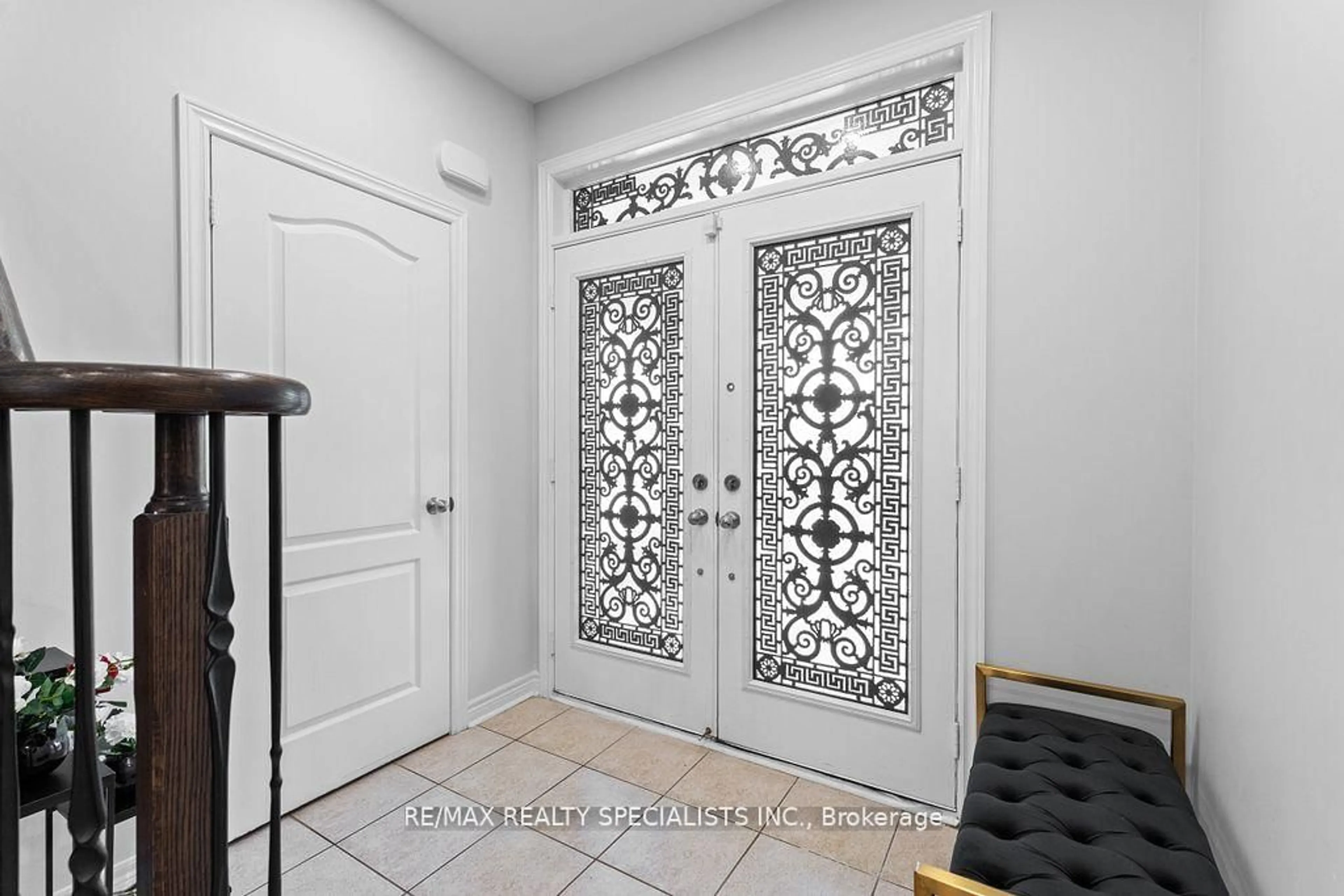Indoor entryway for 3 Gosling St, Brampton Ontario L6A 1E2