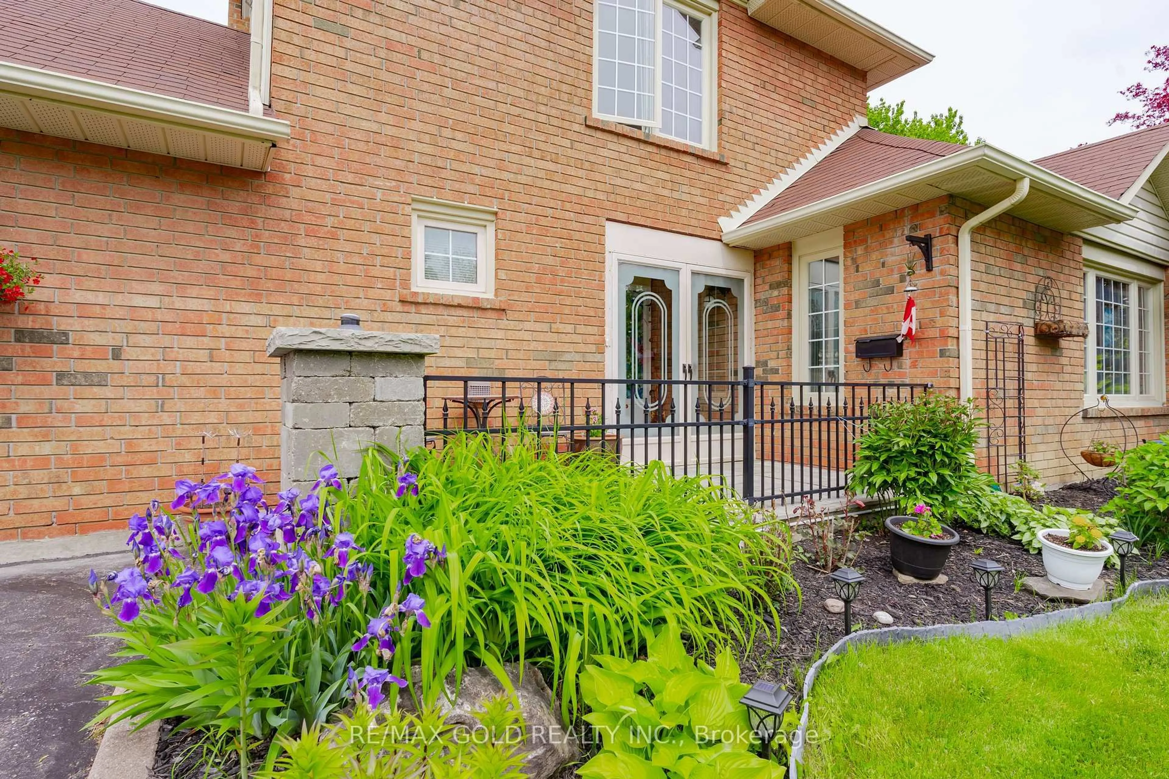 Home with brick exterior material, street for 7 Wadsworth Circ, Brampton Ontario L6Z 1W6