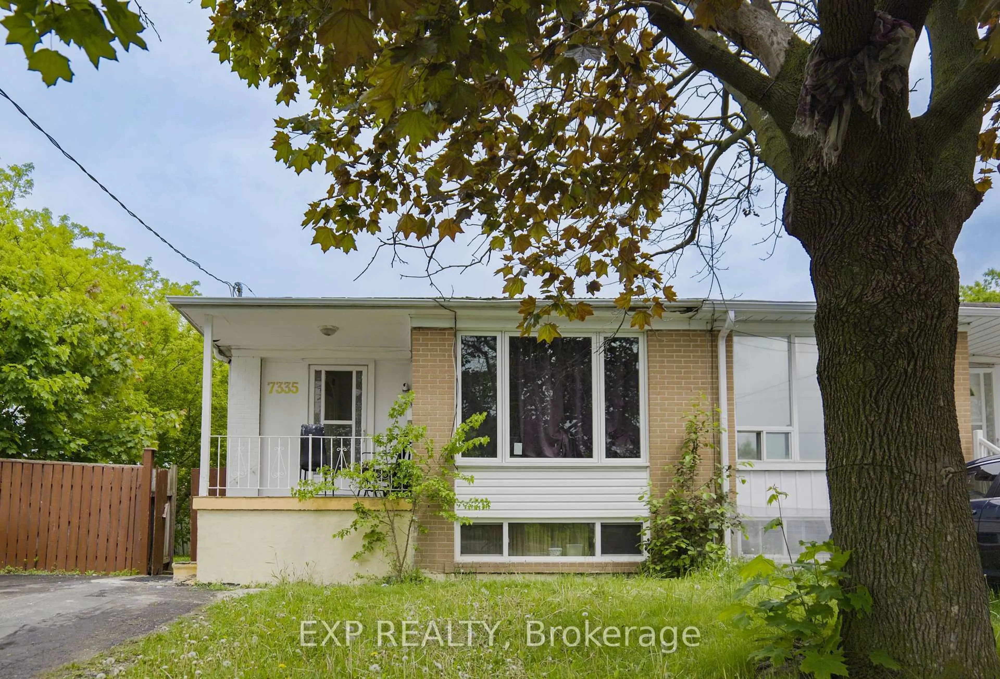 Unknown for 7335 Darcel Ave, Mississauga Ontario L4T 2X4