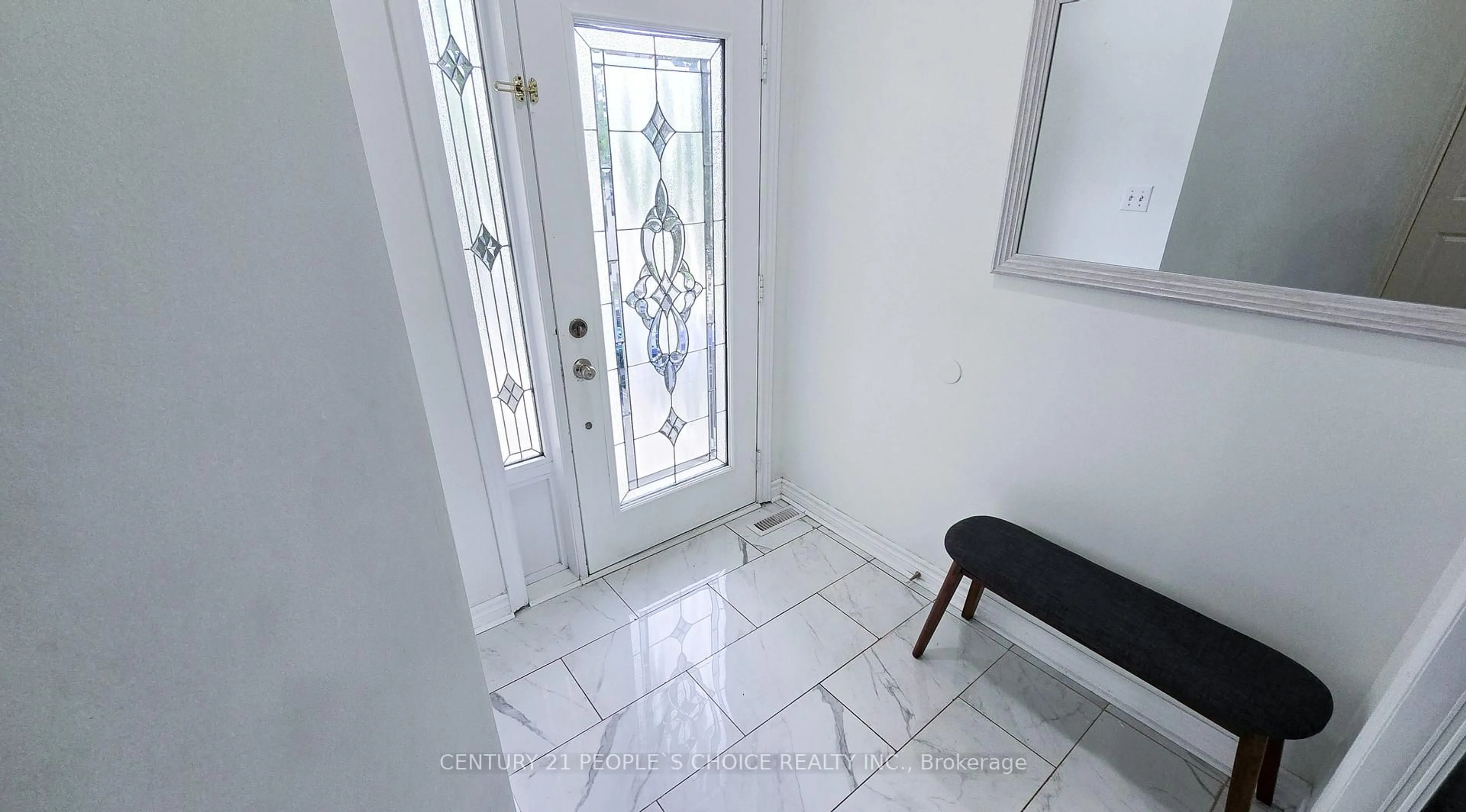 Indoor entryway for 42 Deepcoral Crt, Brampton Ontario L6V 4P7