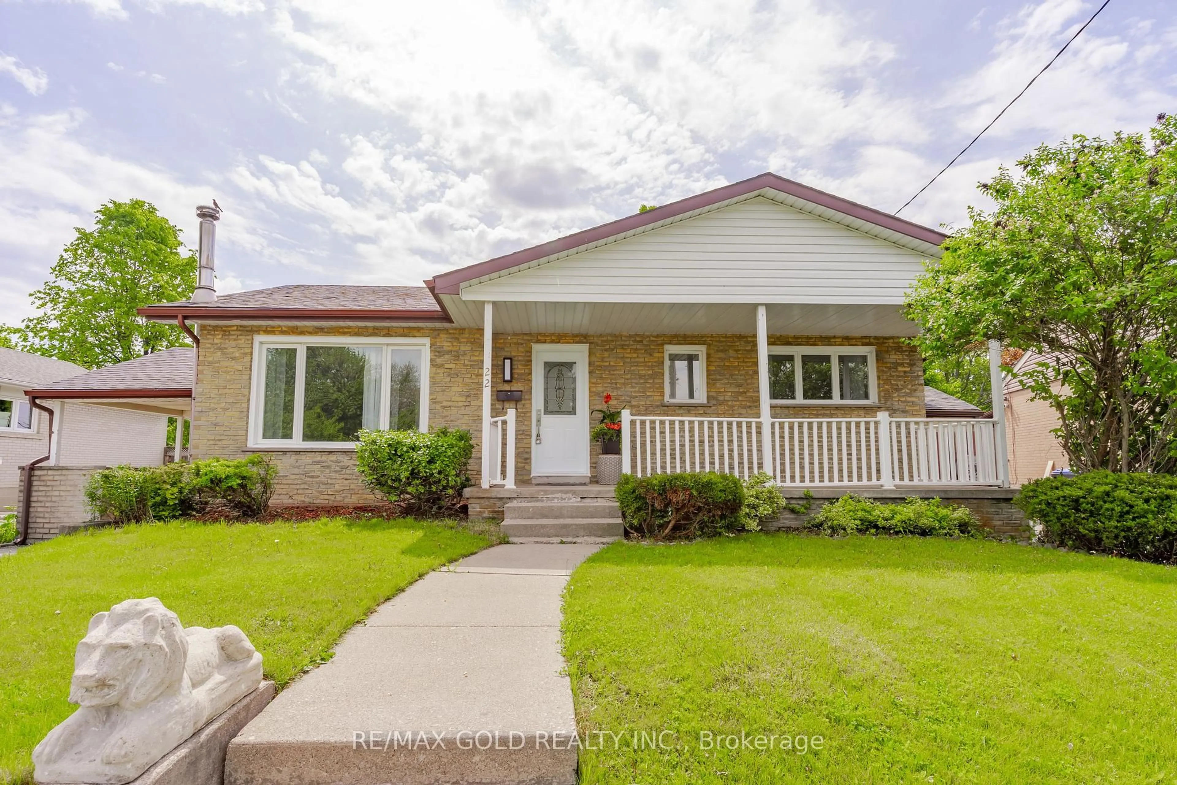 Home with brick exterior material, street for 22 Carlyle Cres, Brampton Ontario L6W 2Z1