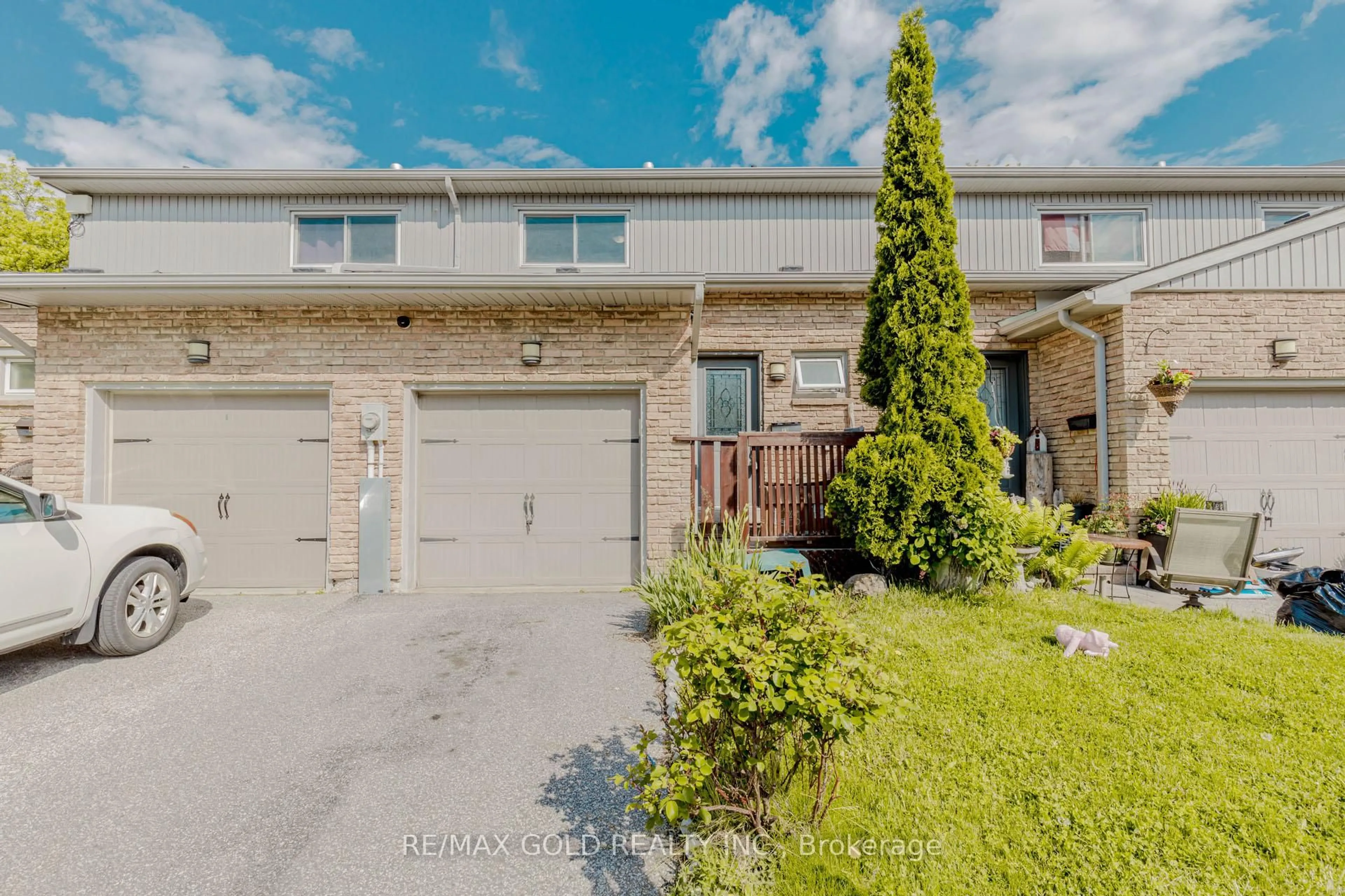 A pic from outside/outdoor area/front of a property/back of a property/a pic from drone, street for 399 VODDEN St #43, Brampton Ontario L6V 3V1