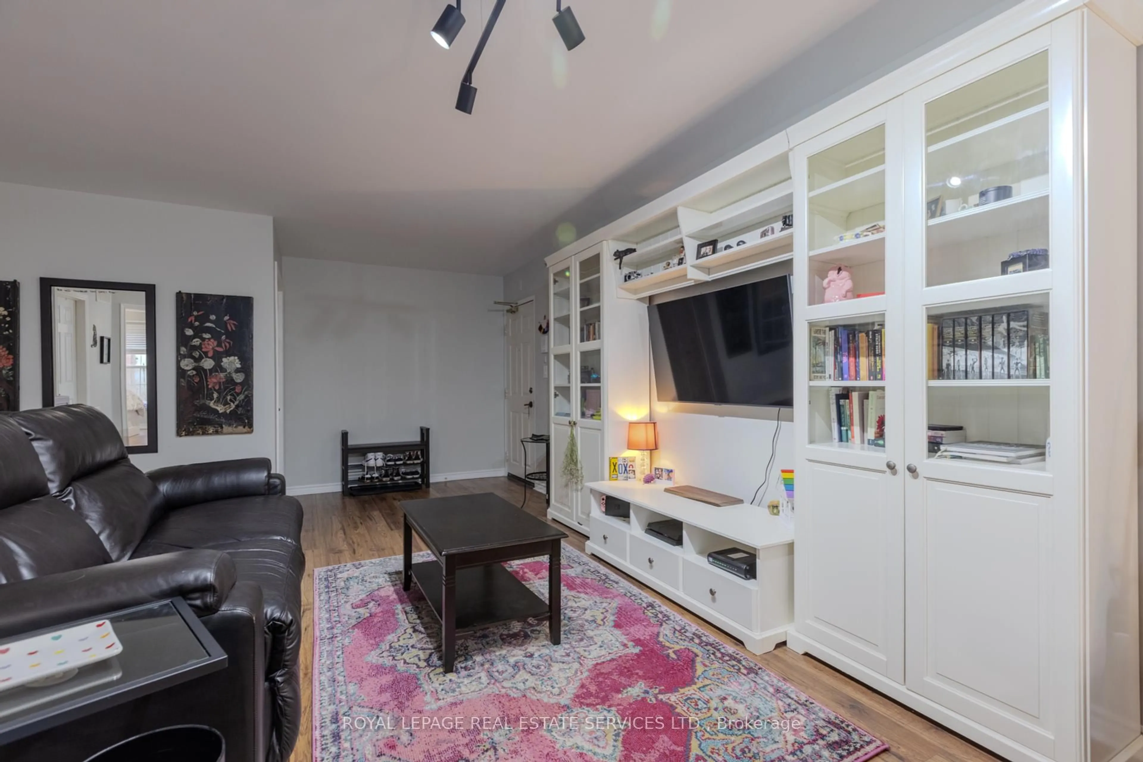 Living room with furniture, unknown for 4013 Kilmer Dr #107, Burlington Ontario L7M 4M3