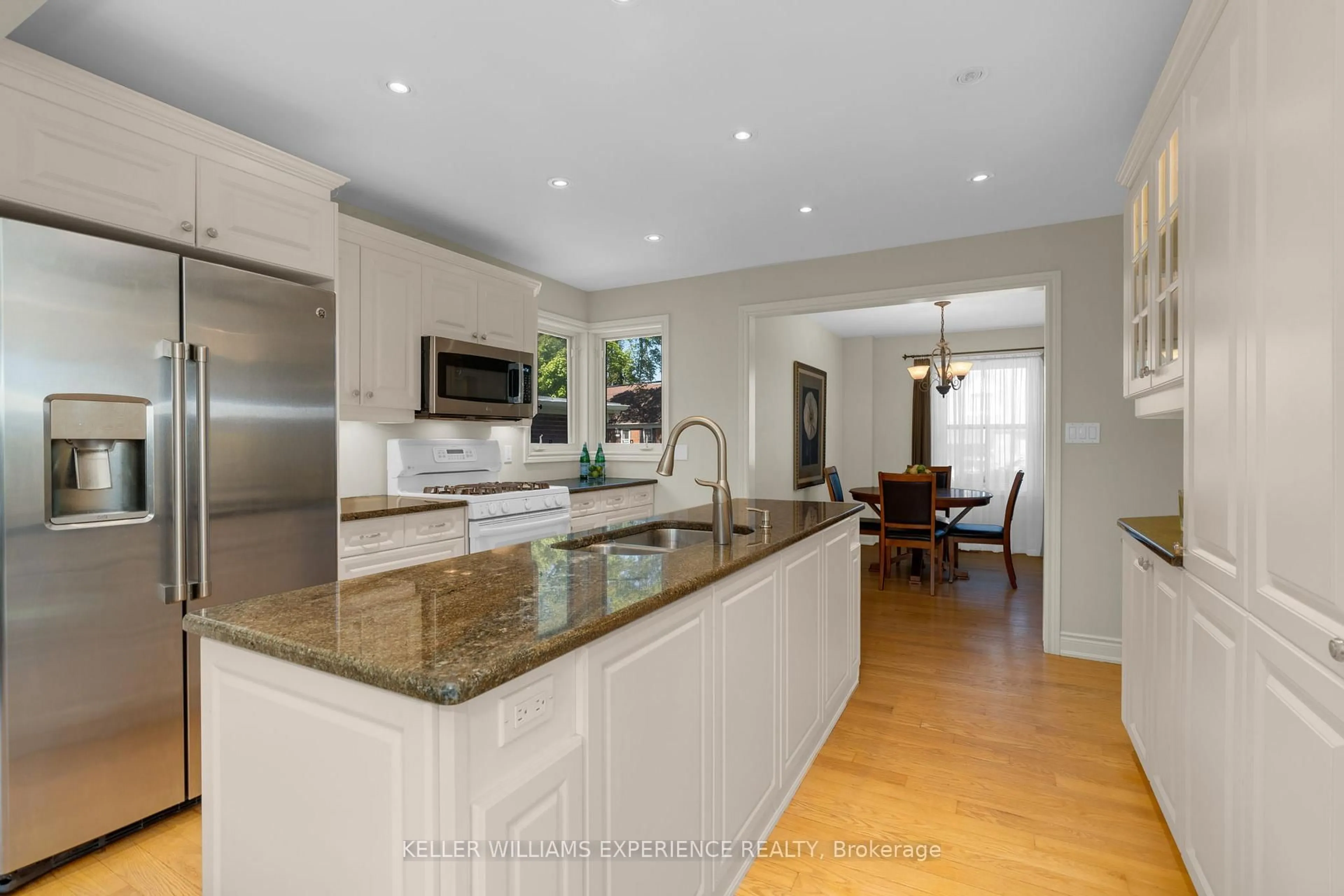 Open concept kitchen, unknown for 1202 Greening Ave, Mississauga Ontario L4Y 1H5