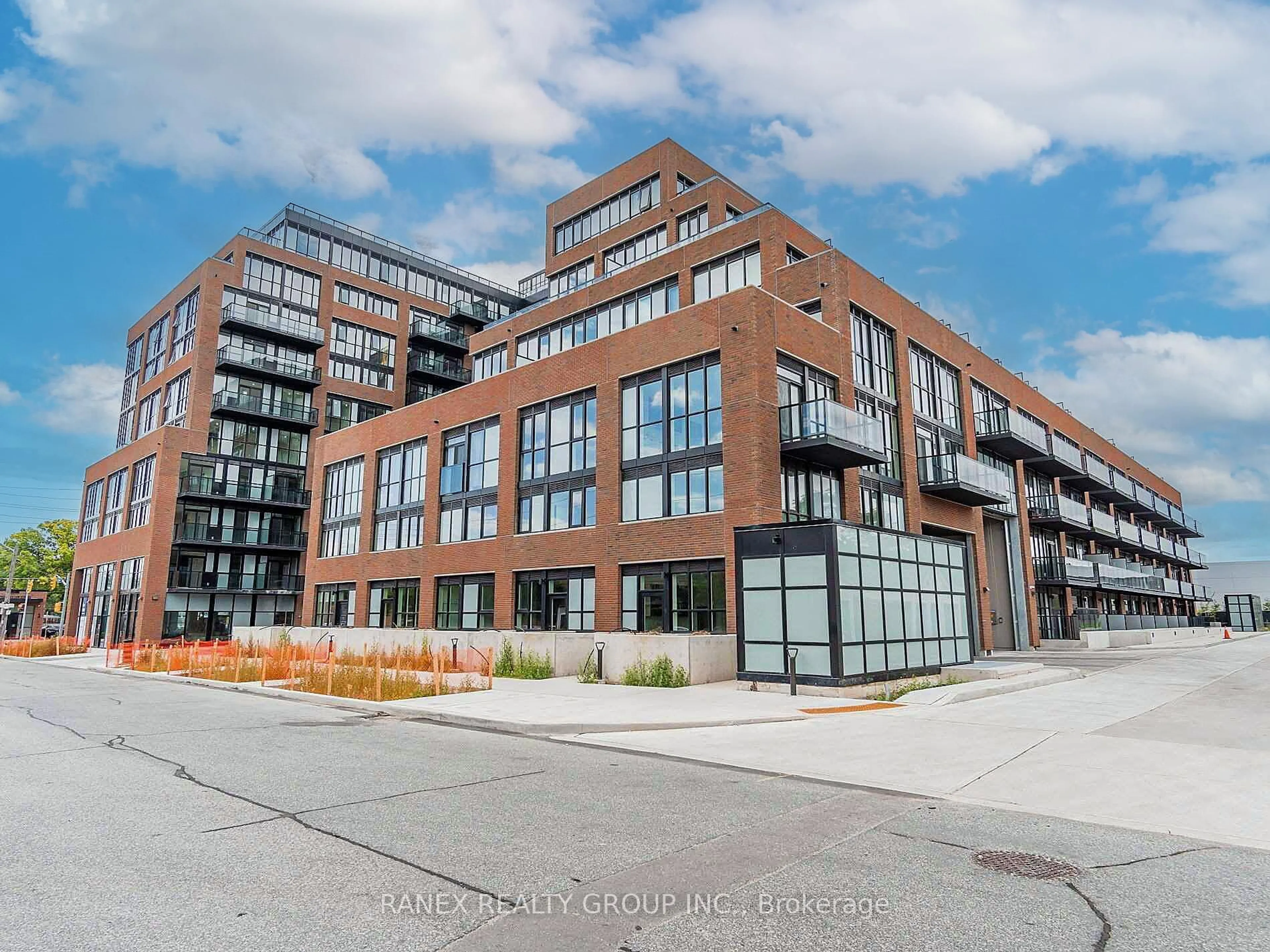 Unknown for 2300 St. Clair Ave #808, Toronto Ontario M6N 1K8
