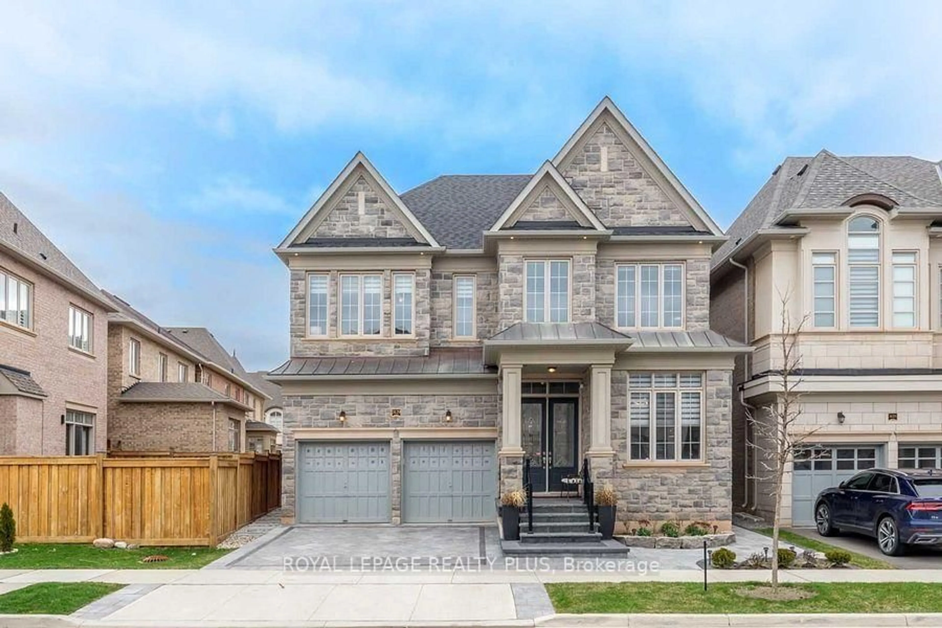 Home with brick exterior material, street for 3129 Parsonage Cres, Oakville Ontario L6H 0T9