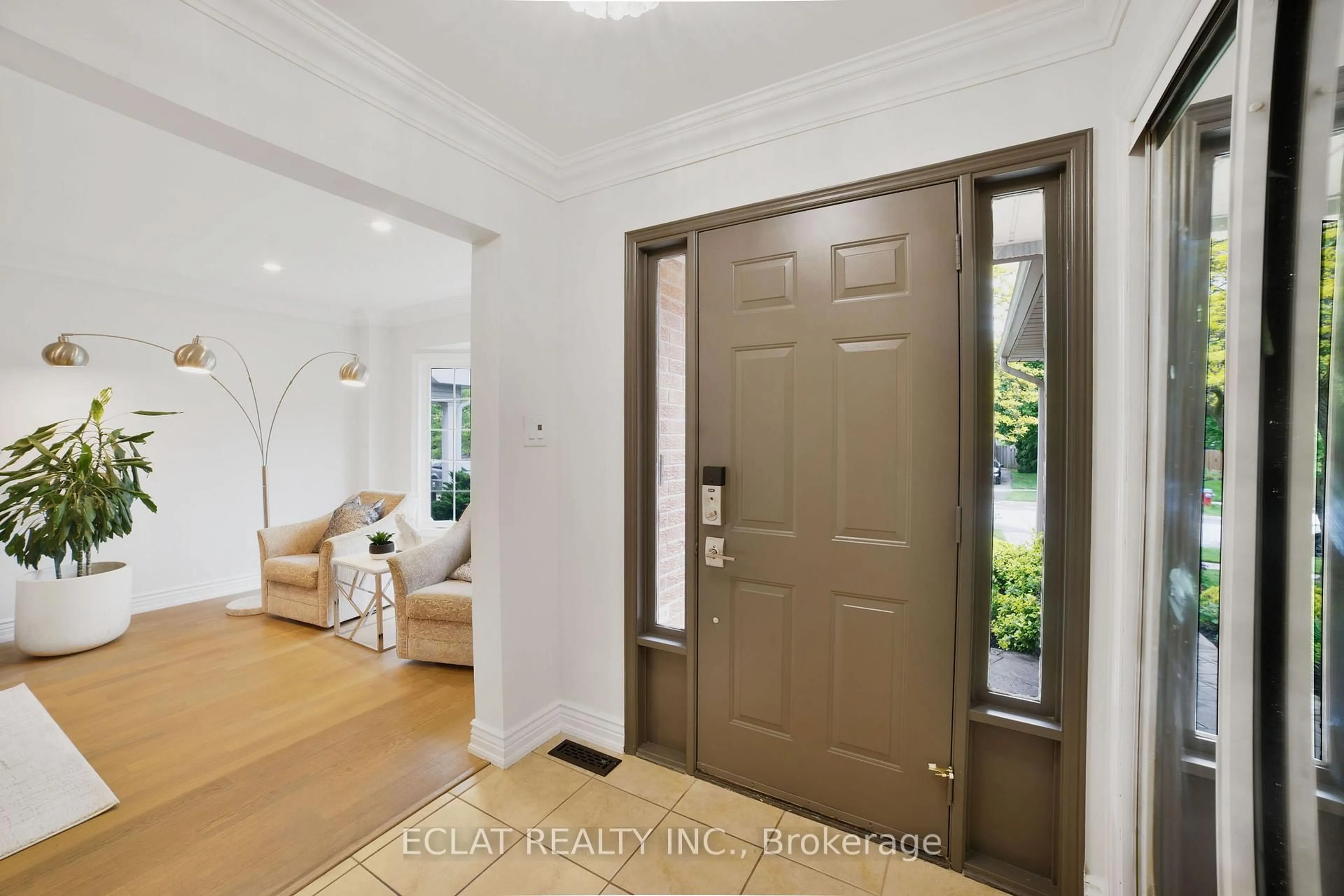Indoor entryway for 3239 Appollo Rd, Burlington Ontario L7M 2M8