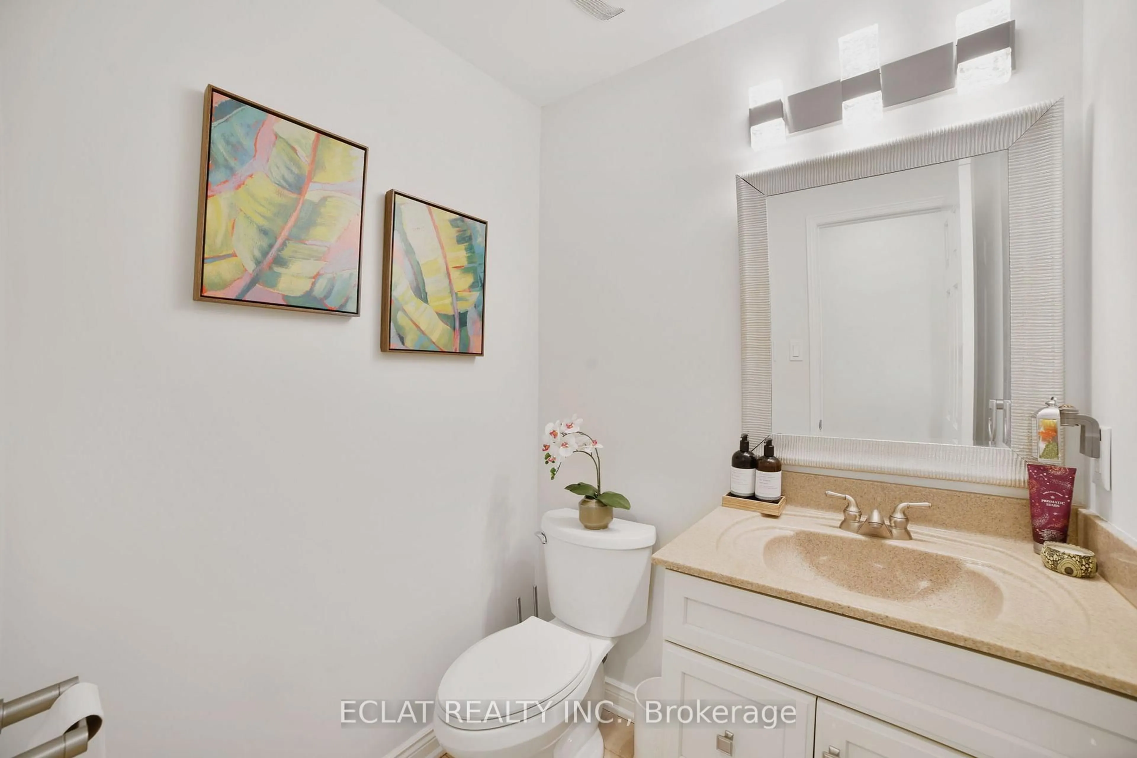Standard bathroom, ceramic/tile floor for 3239 Appollo Rd, Burlington Ontario L7M 2M8