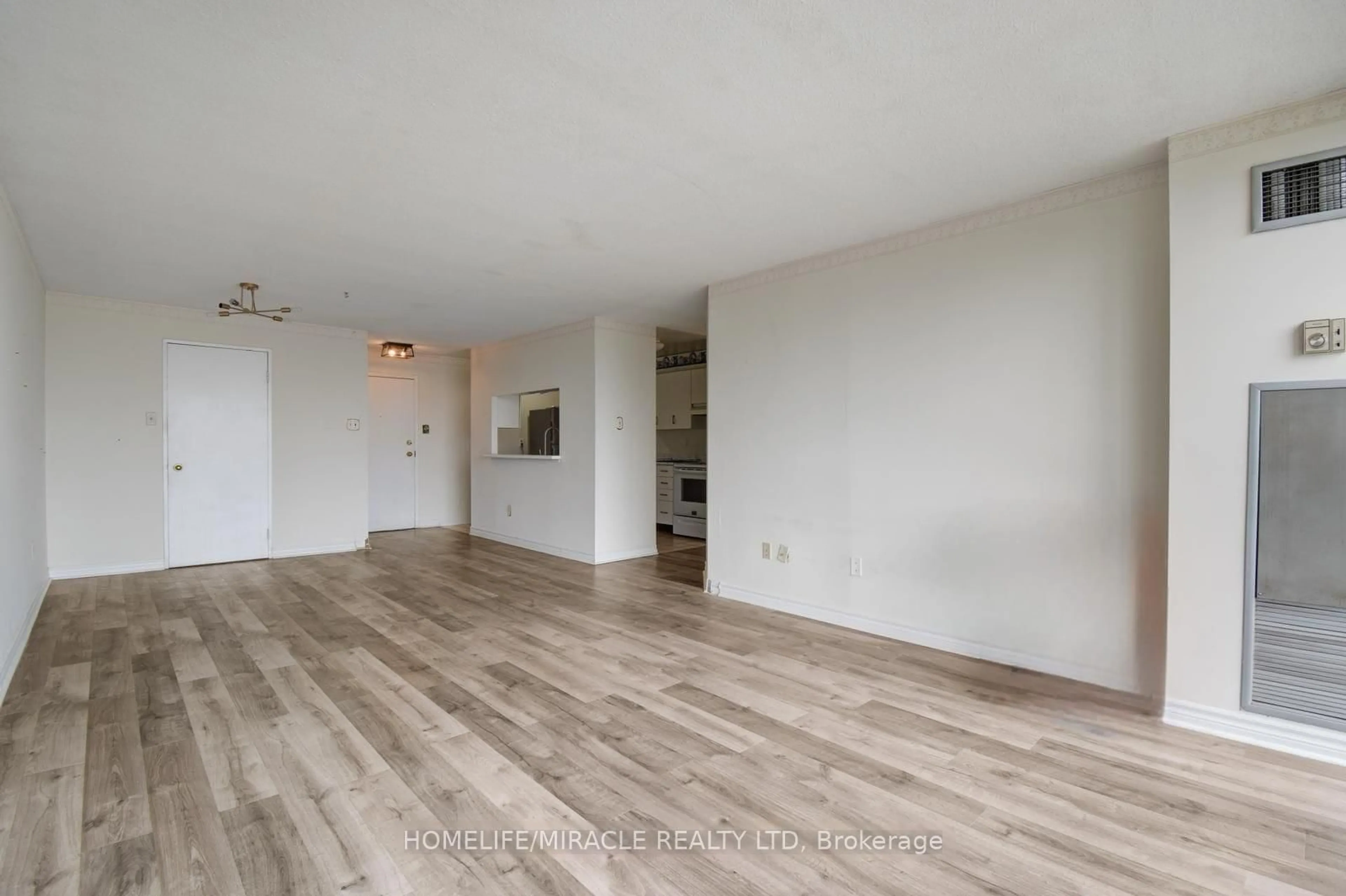 A pic of a room for 4205 Shipp Dr #1909, Mississauga Ontario L4Z 2Y8