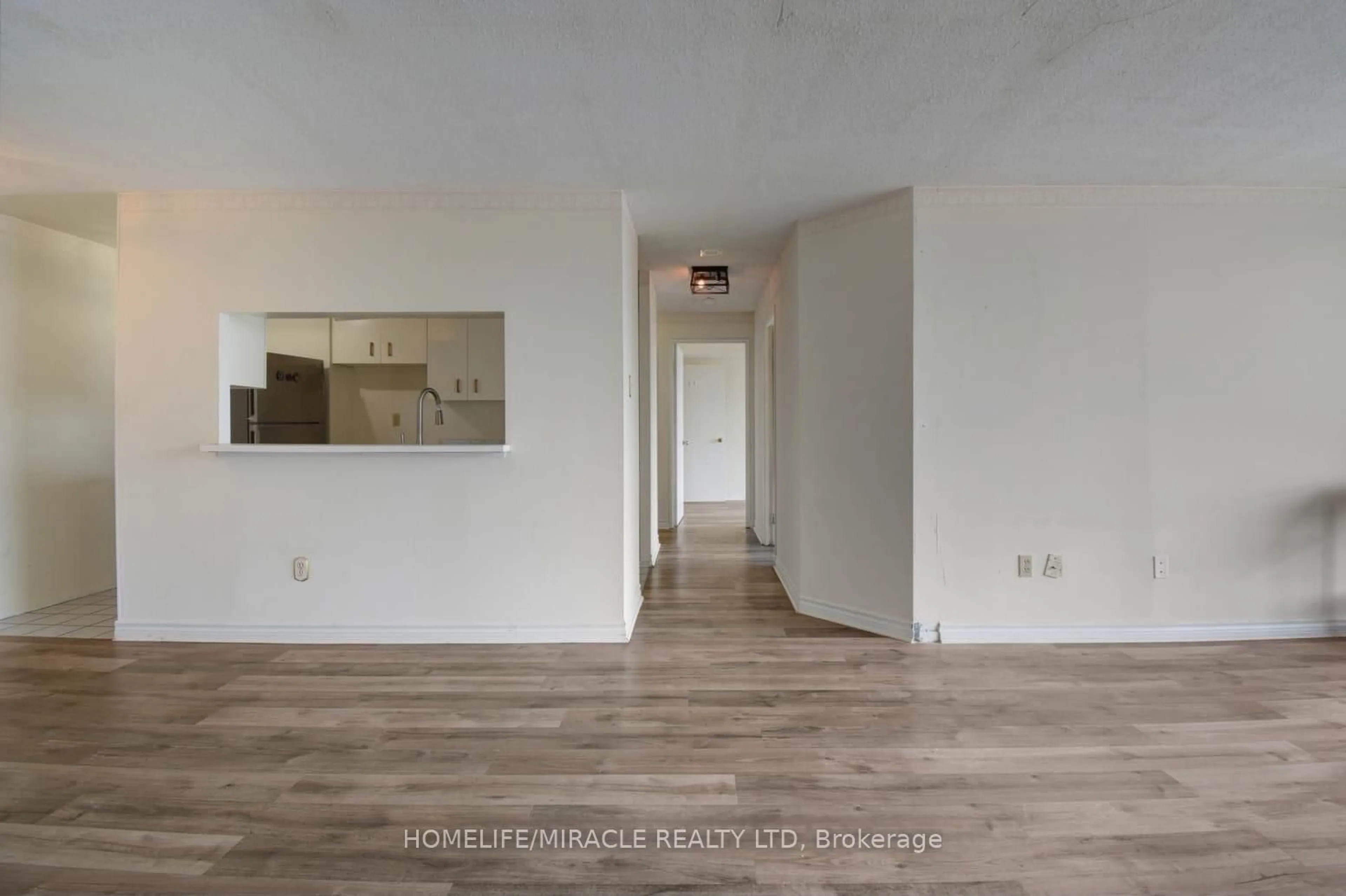 A pic of a room for 4205 Shipp Dr #1909, Mississauga Ontario L4Z 2Y8