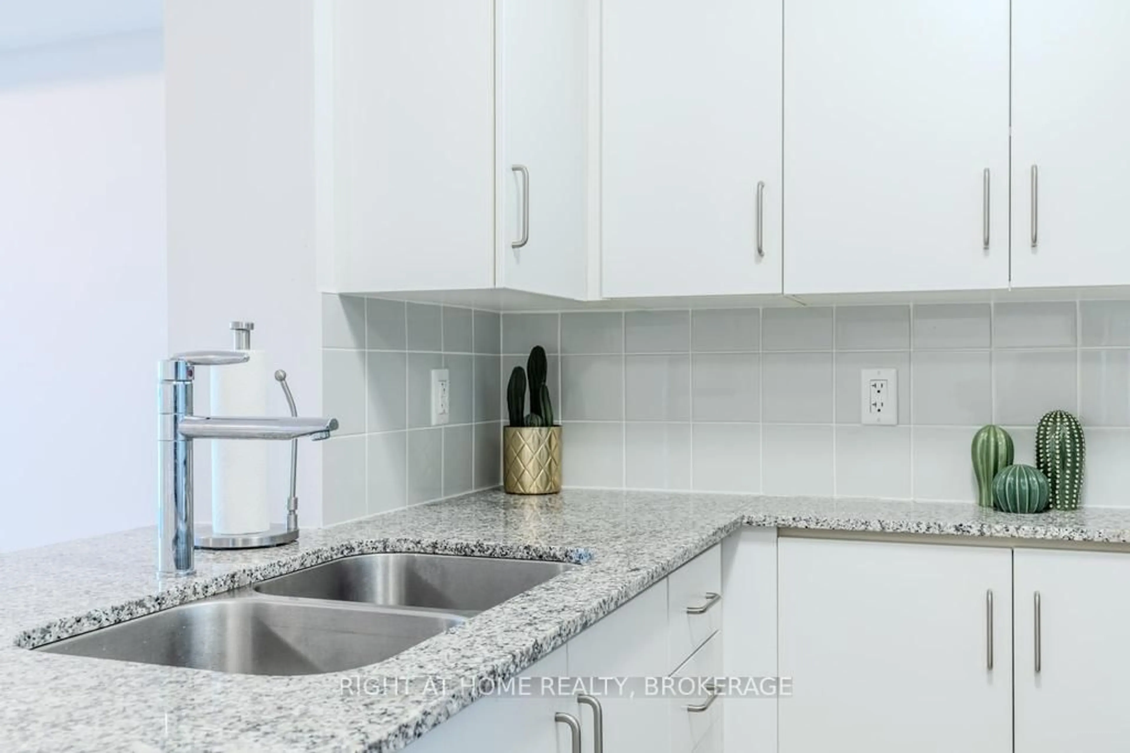 Standard kitchen, ceramic/tile floor for 215 Sherway Gardens Rd #2308, Toronto Ontario M9C 0A4