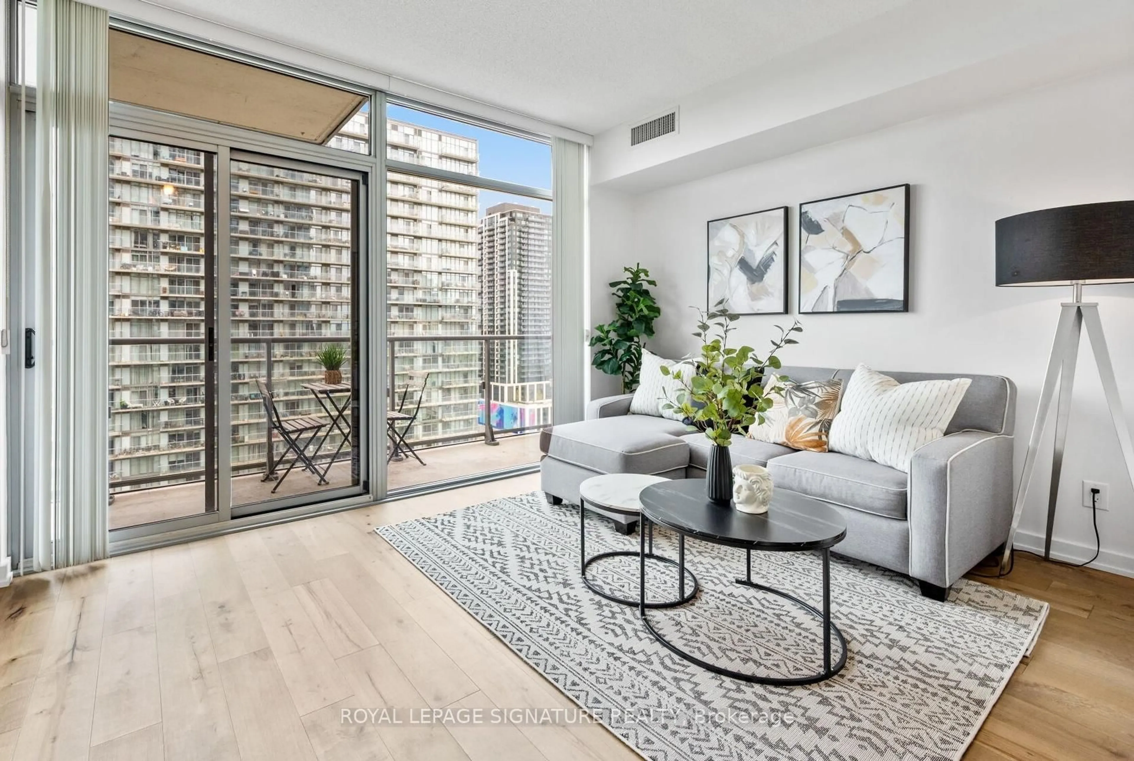 Living room with furniture, unknown for 105 The Queensway N/A #1813, Toronto Ontario M6S 5B5