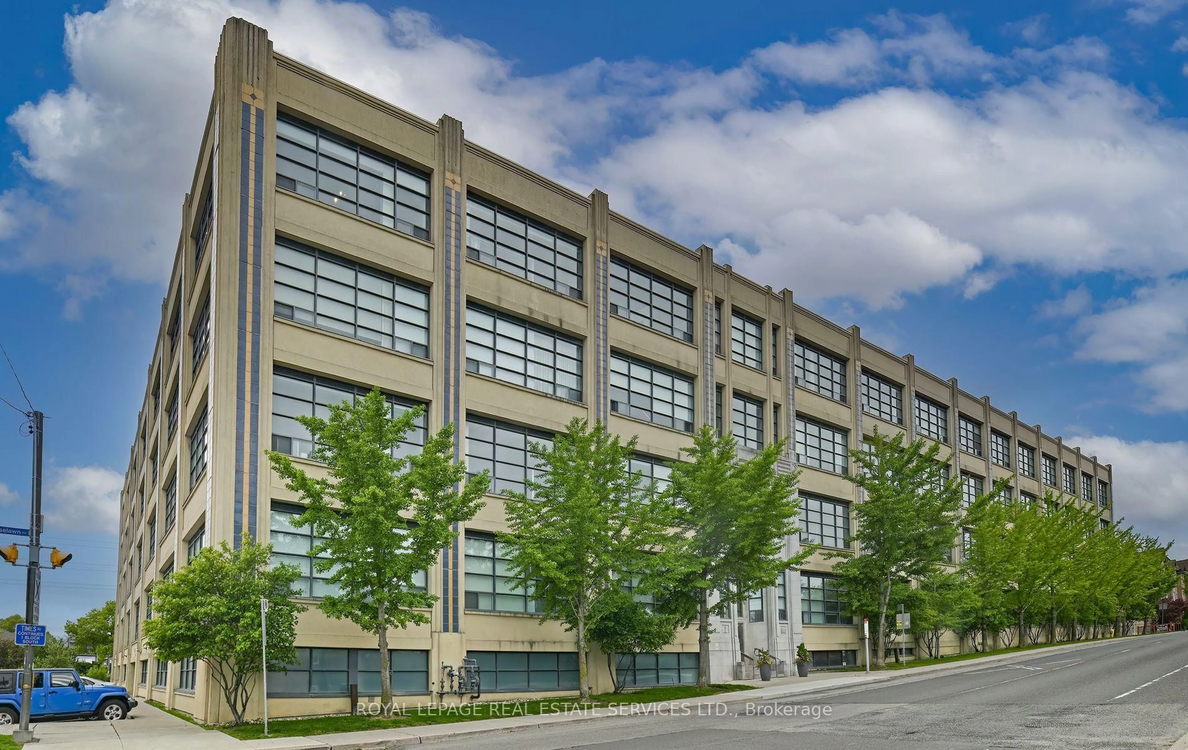 Unknown for 1001 Roselawn Ave #205, Toronto Ontario M6B 4M4