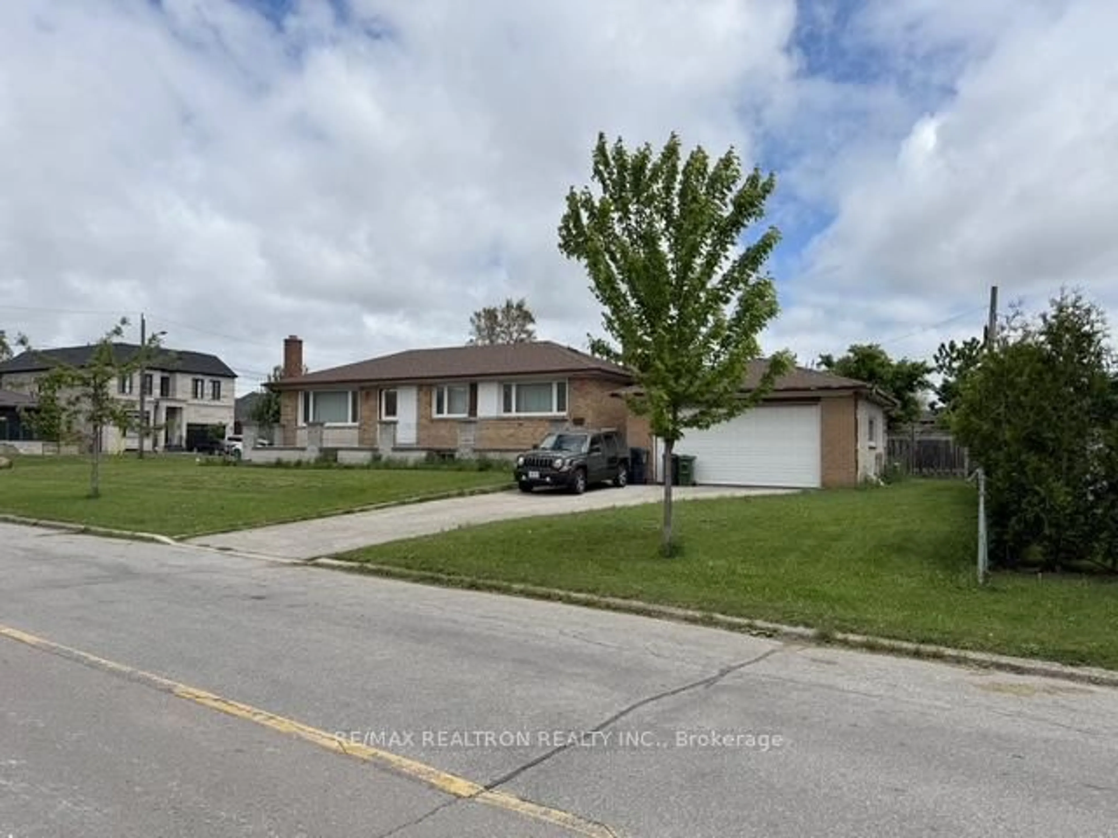 Unknown for 1 Deverell Cres, Toronto Ontario M3K 1C7