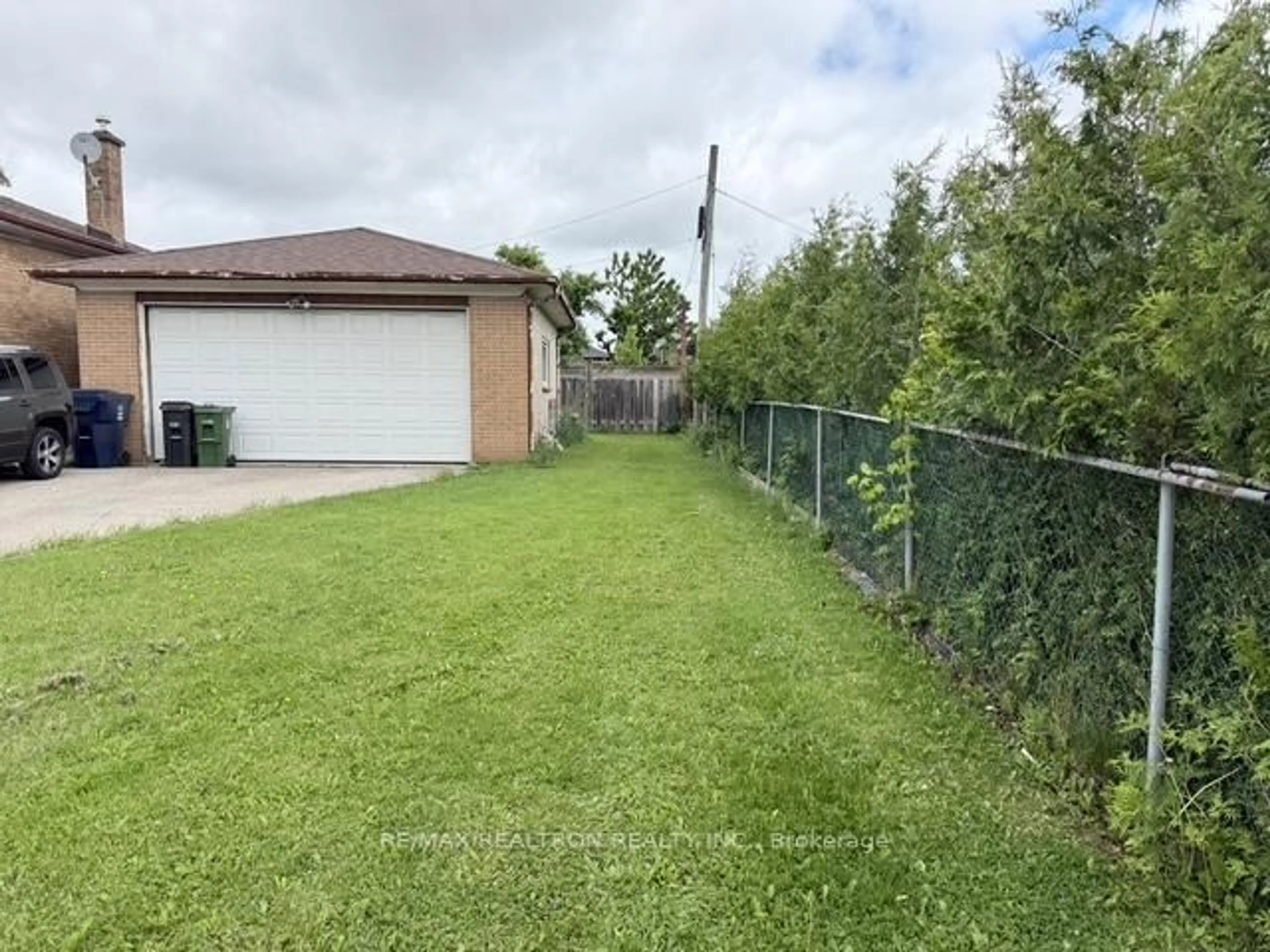 A pic from outside/outdoor area/front of a property/back of a property/a pic from drone, unknown for 1 Deverell Cres, Toronto Ontario M3K 1C7