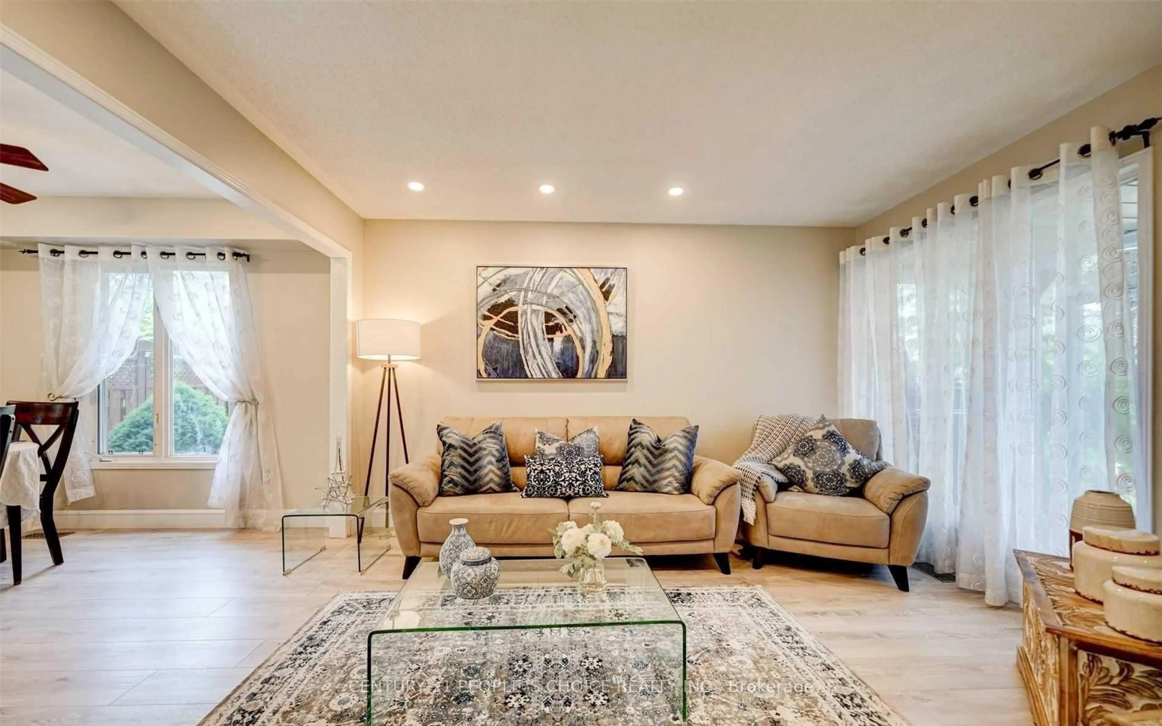 Living room with furniture, unknown for 1162 Leewood Dr, Oakville Ontario L6M 3B9