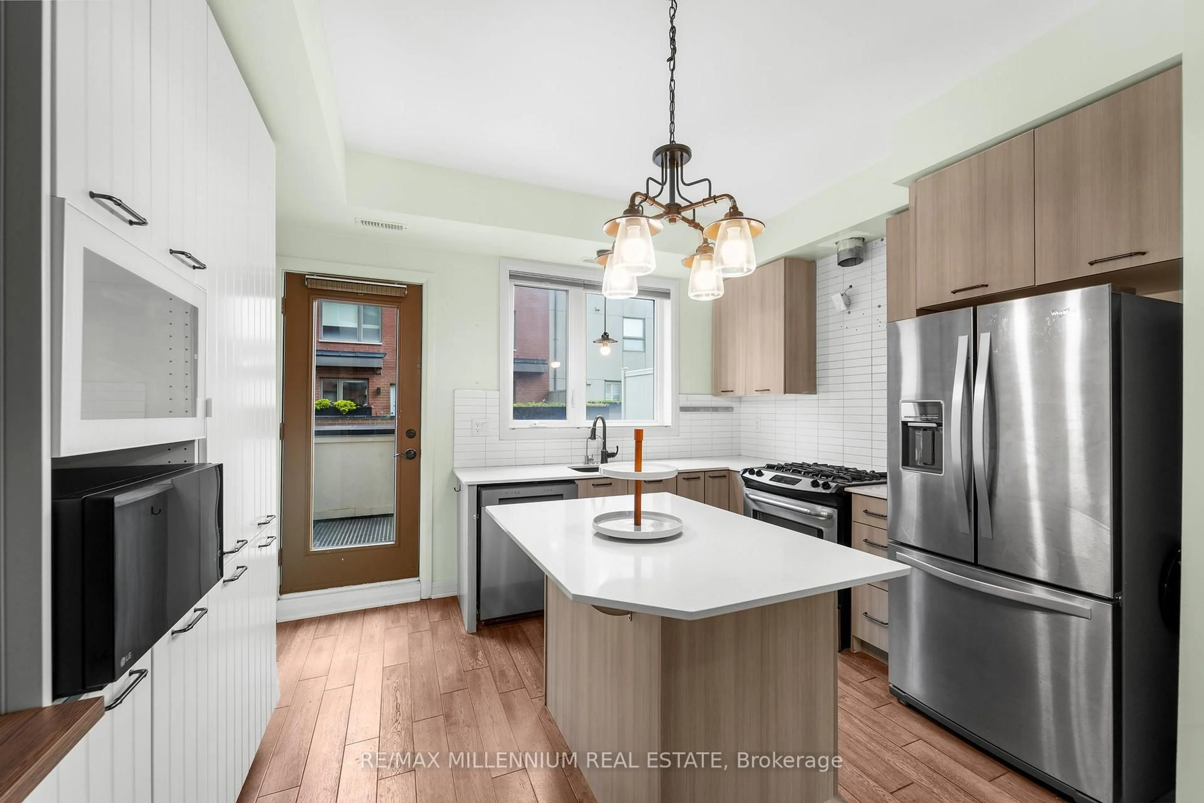 Open concept kitchen, unknown for 46 Sarah Jackson Cres, Toronto Ontario M3K 2B8