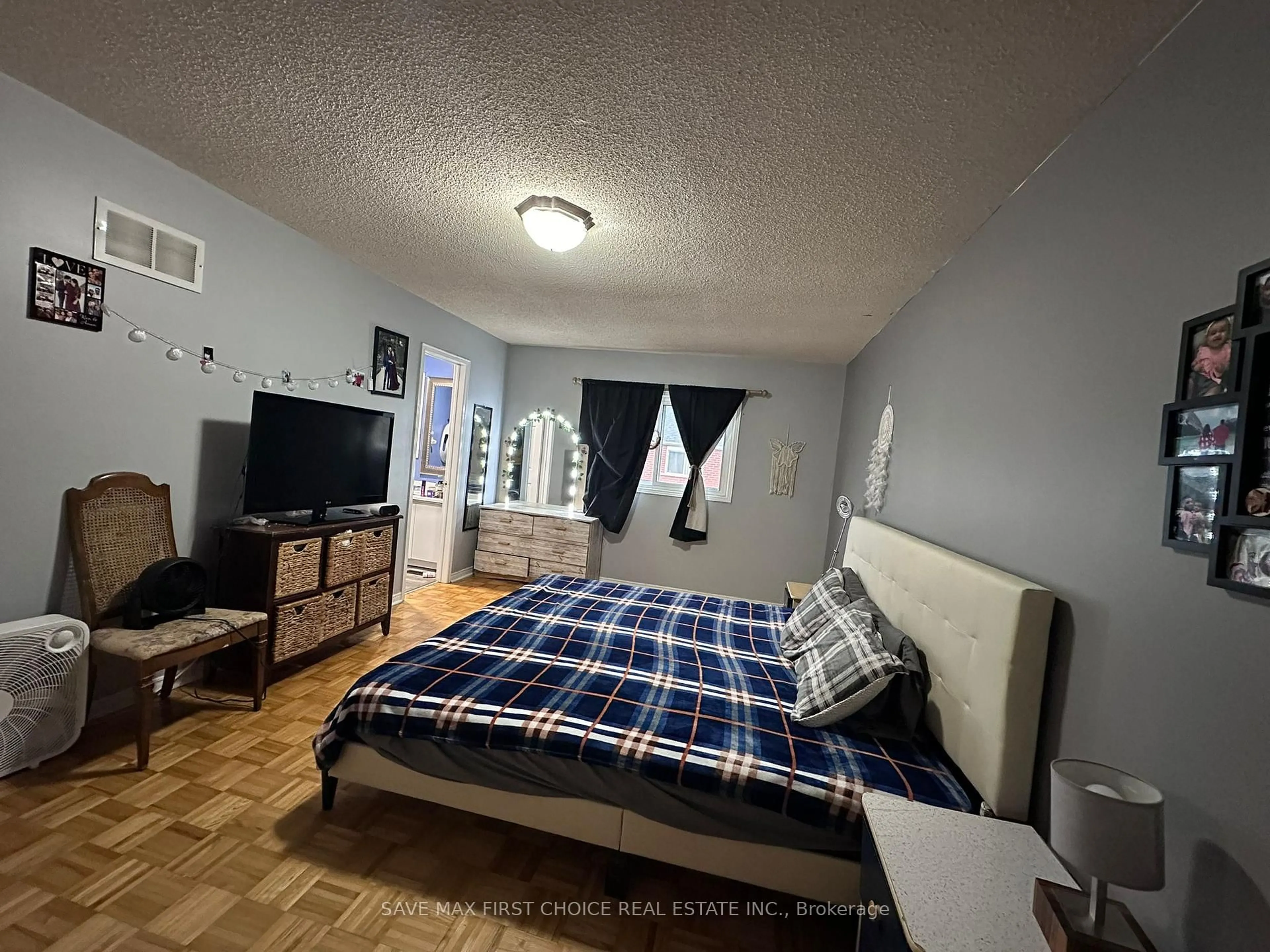 A pic of a room for 33 Piane Ave, Brampton Ontario L6Y 4X8