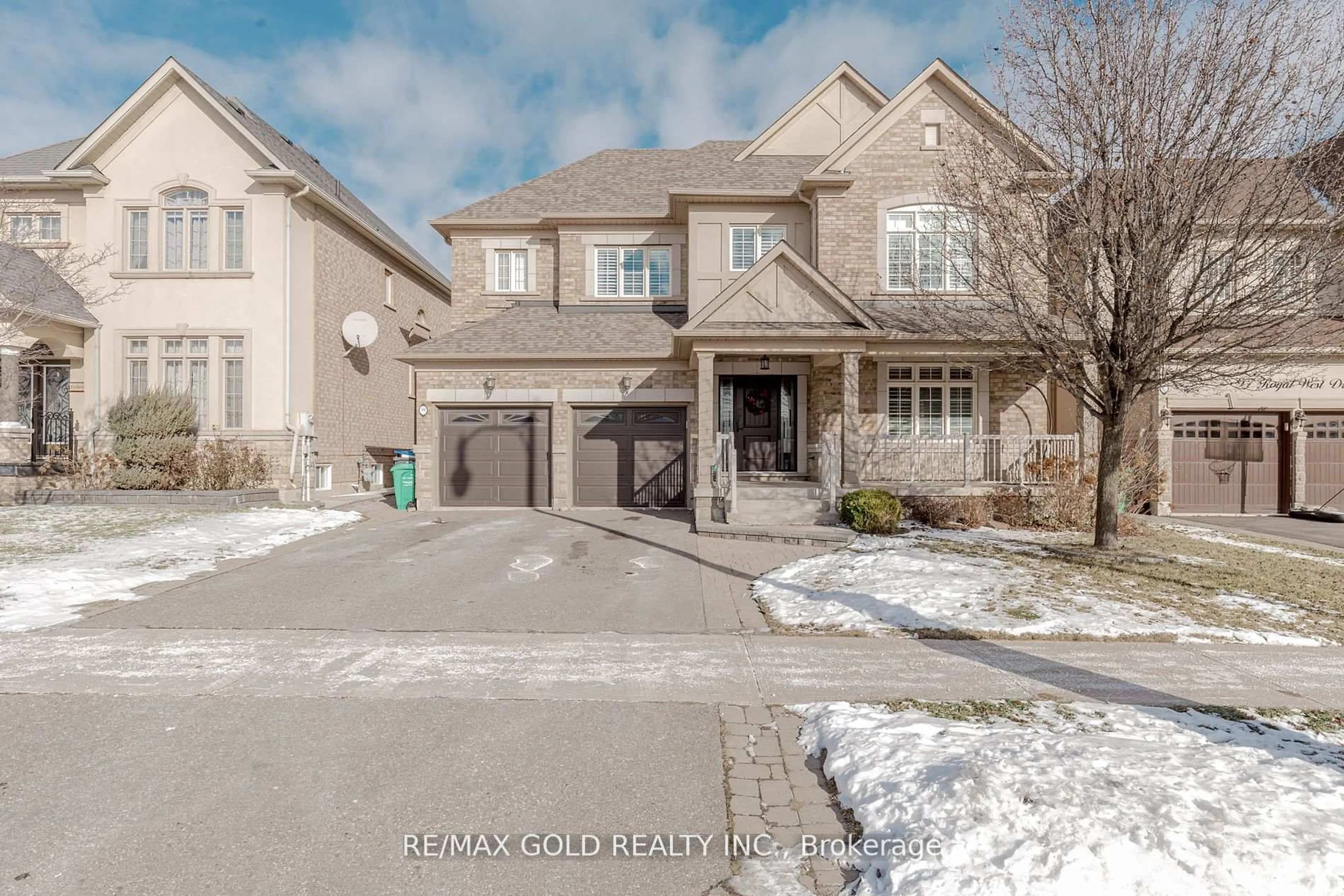 Home with brick exterior material, street for 99 Royal West Dr, Brampton Ontario L6X 0V8