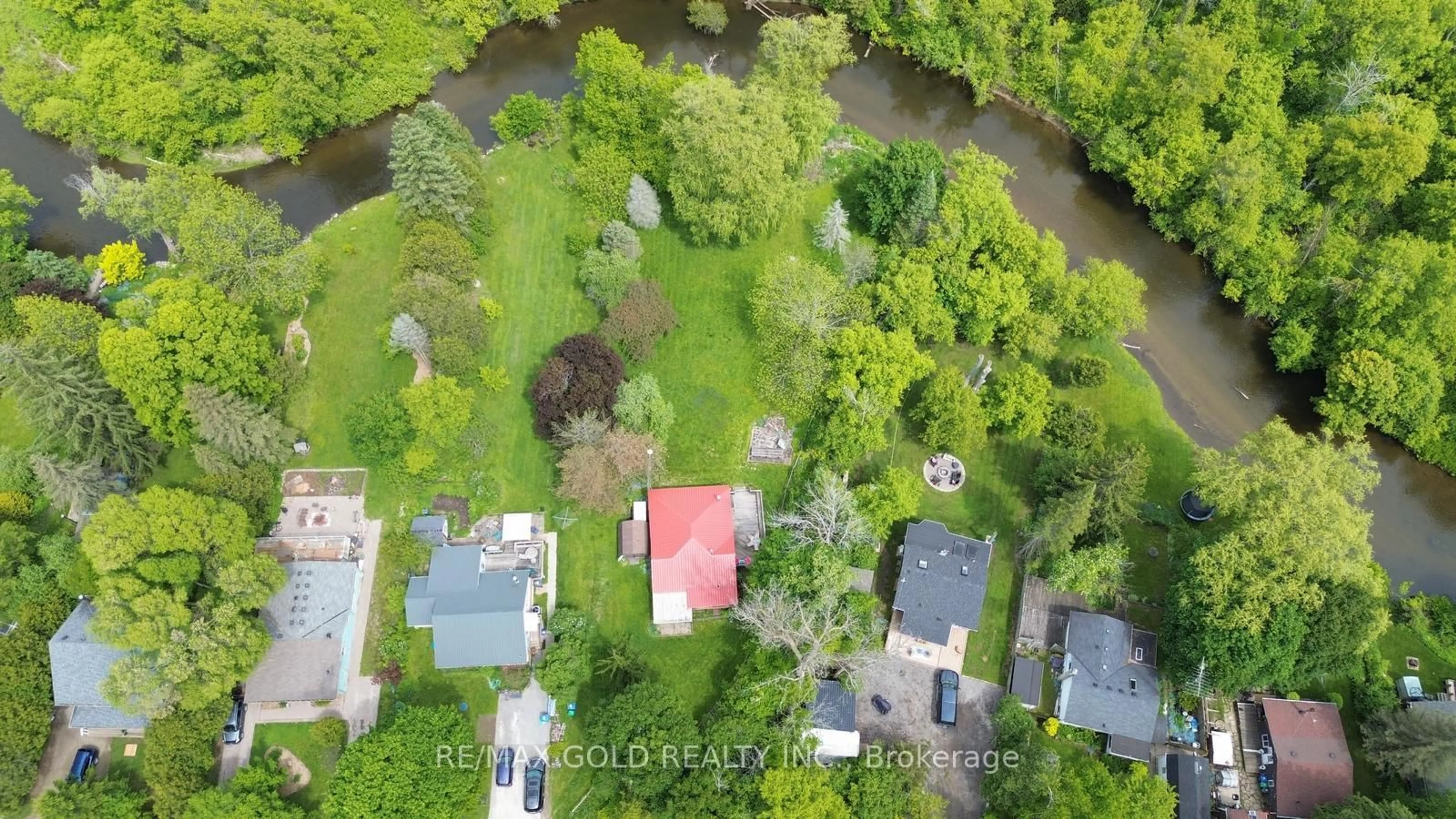 A pic from outside/outdoor area/front of a property/back of a property/a pic from drone, water/lake/river/ocean view for 179 Ferndale Park Rd, Caledon Ontario L7C 3J7