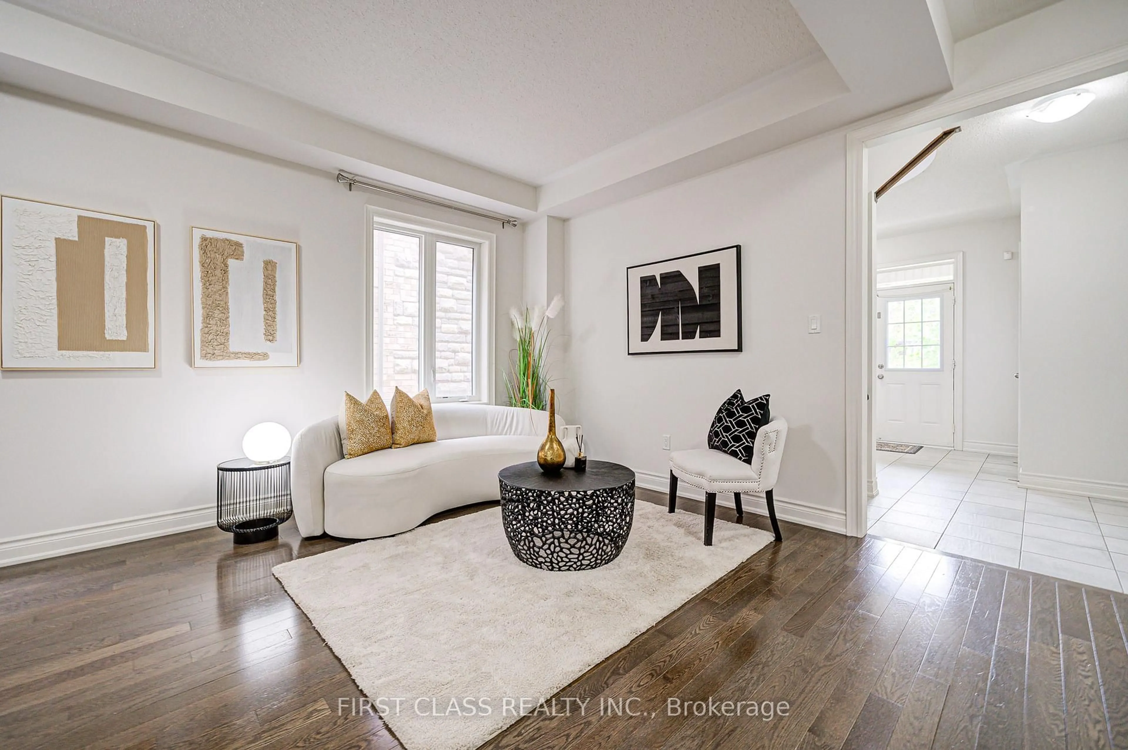 Living room with furniture, unknown for 3103 Streamwood Passage N/A, Oakville Ontario L6H 0S8