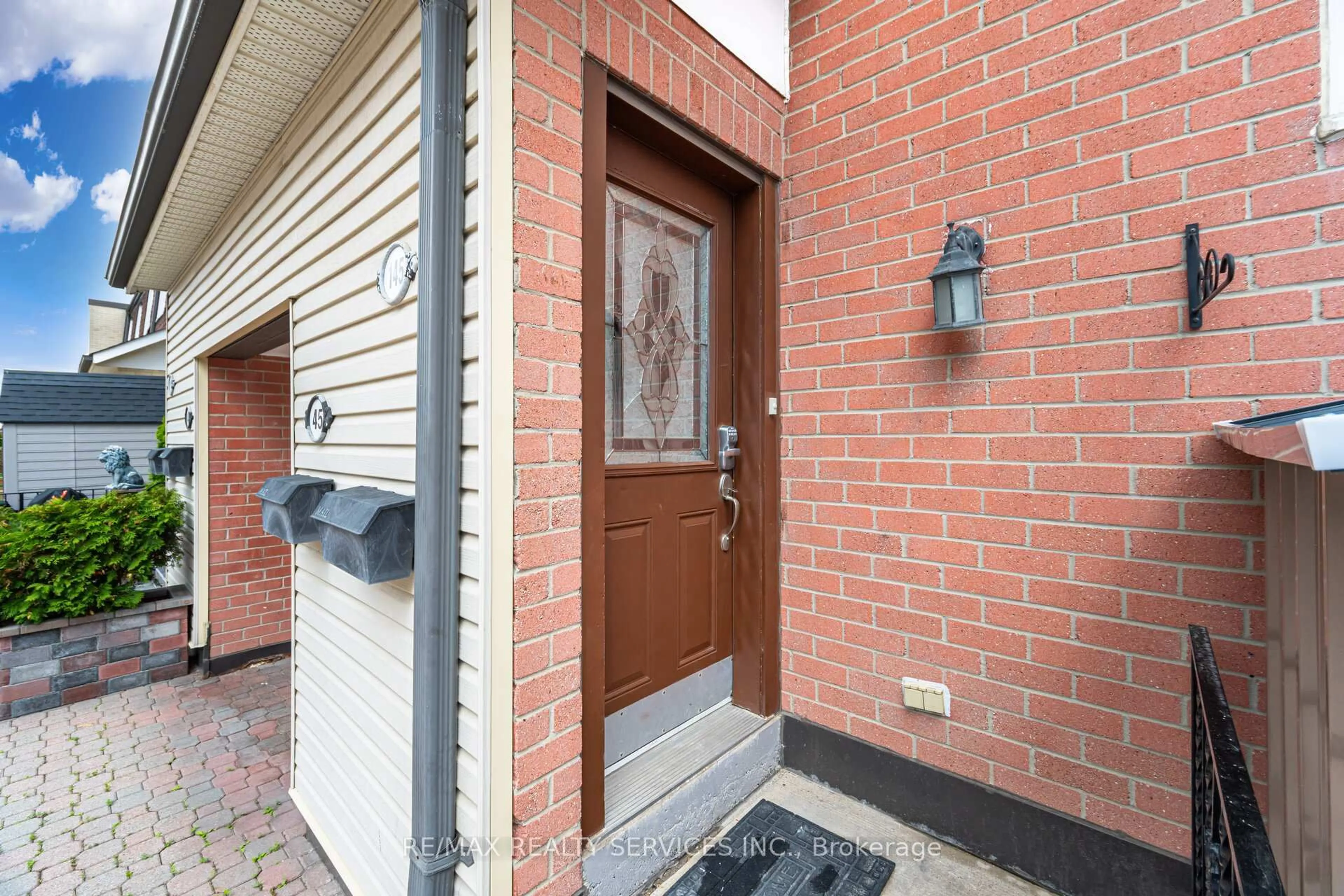 Unknown for 2170 Bromsgrove Rd #145, Mississauga Ontario L5J 4J2