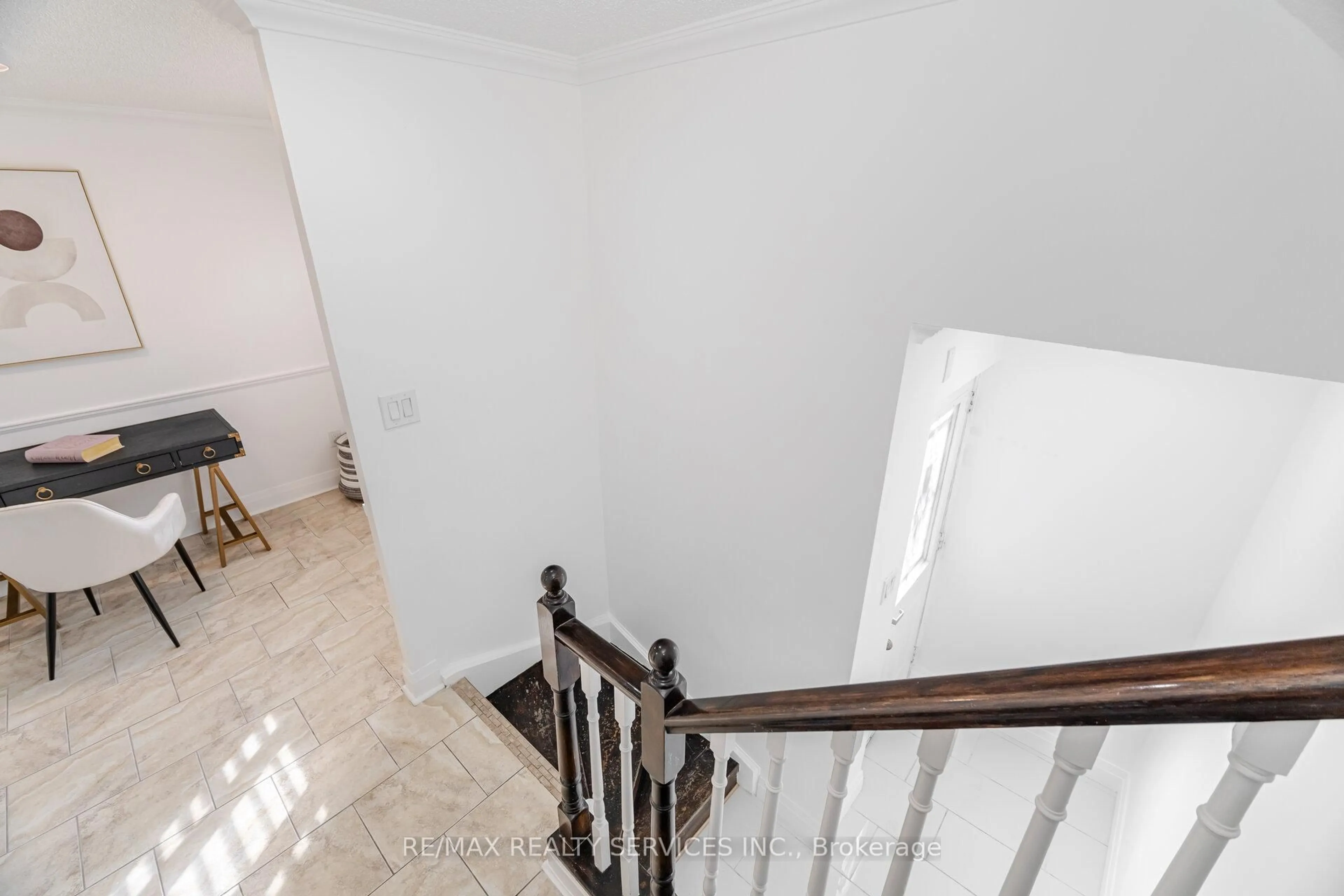 Stairs for 2170 Bromsgrove Rd #145, Mississauga Ontario L5J 4J2