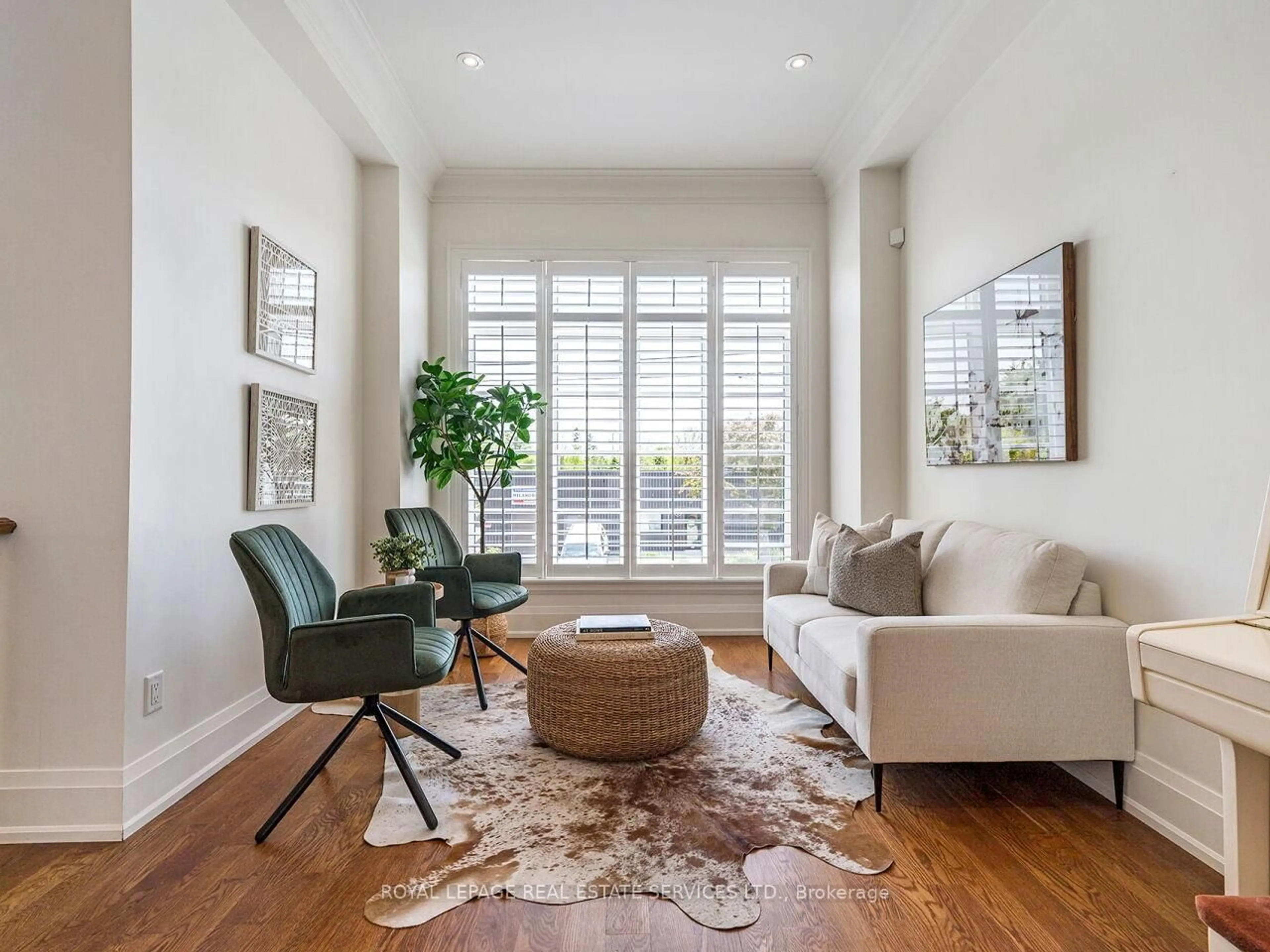 Living room with furniture, unknown for 22 Portland St, Toronto Ontario M8Y 1A5