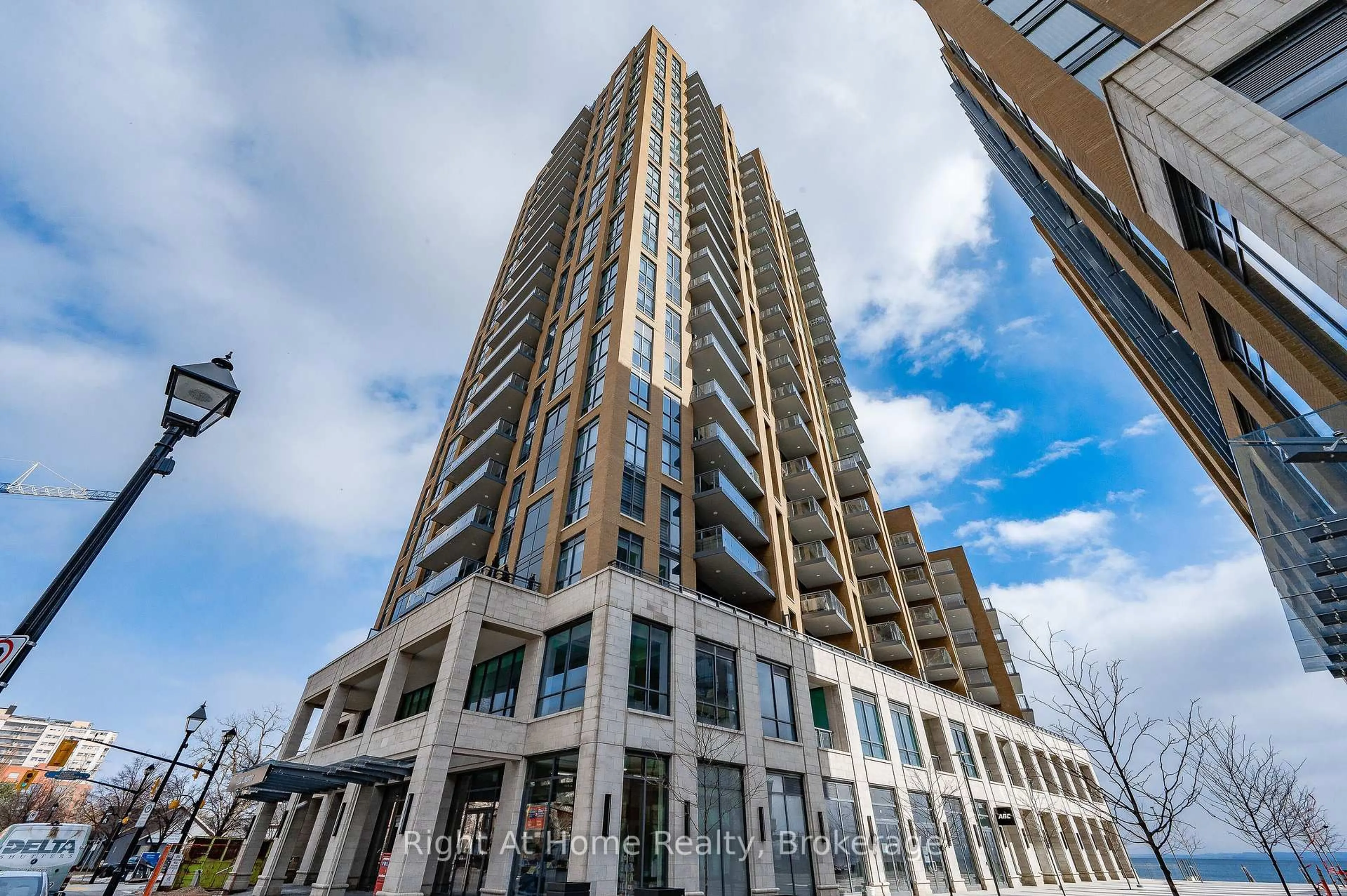 Unknown for 2060 LAKESHORE Rd #802, Burlington Ontario L7R 0G2