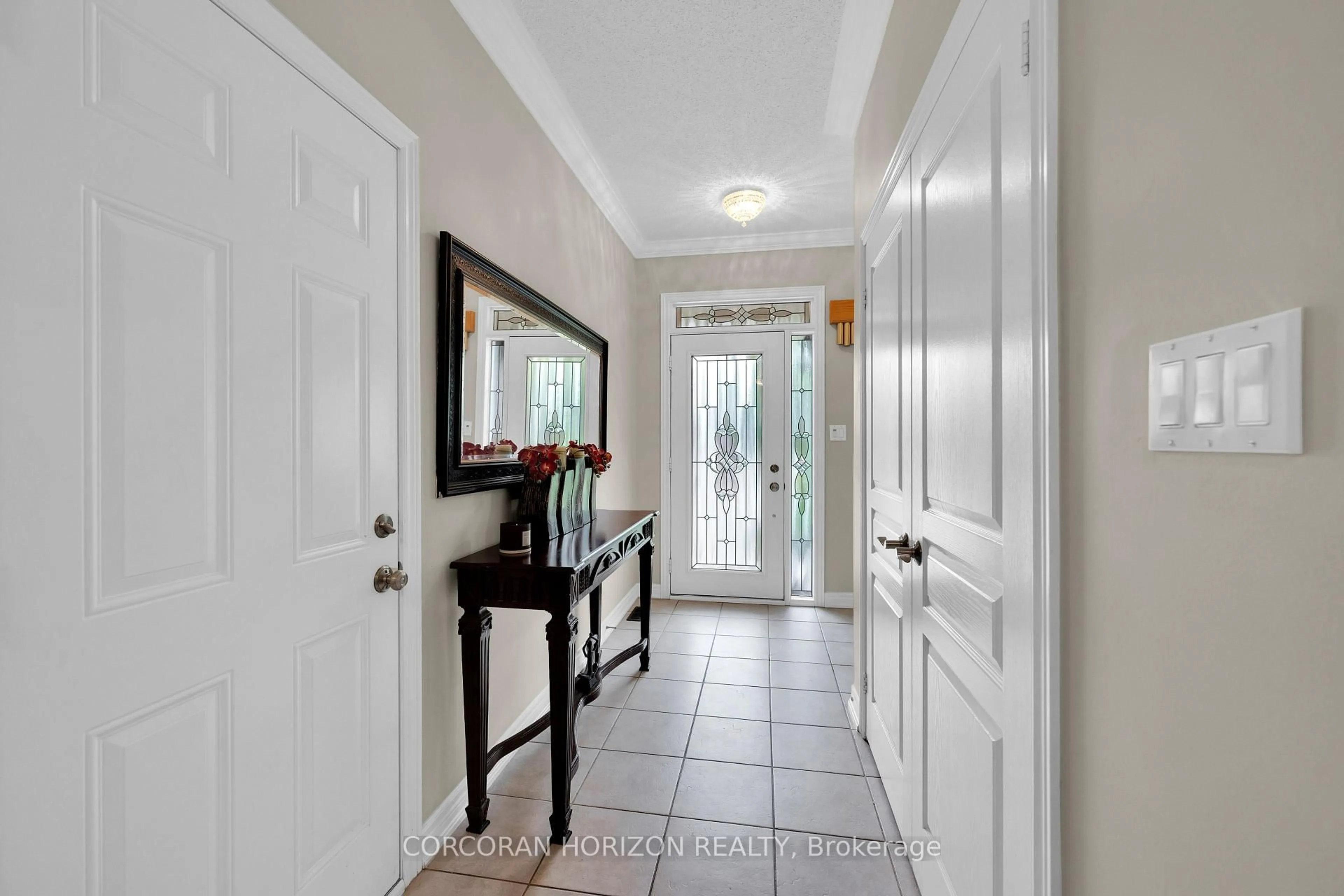 Indoor entryway for 3269 Stocksbridge Ave, Oakville Ontario L6M 0E3