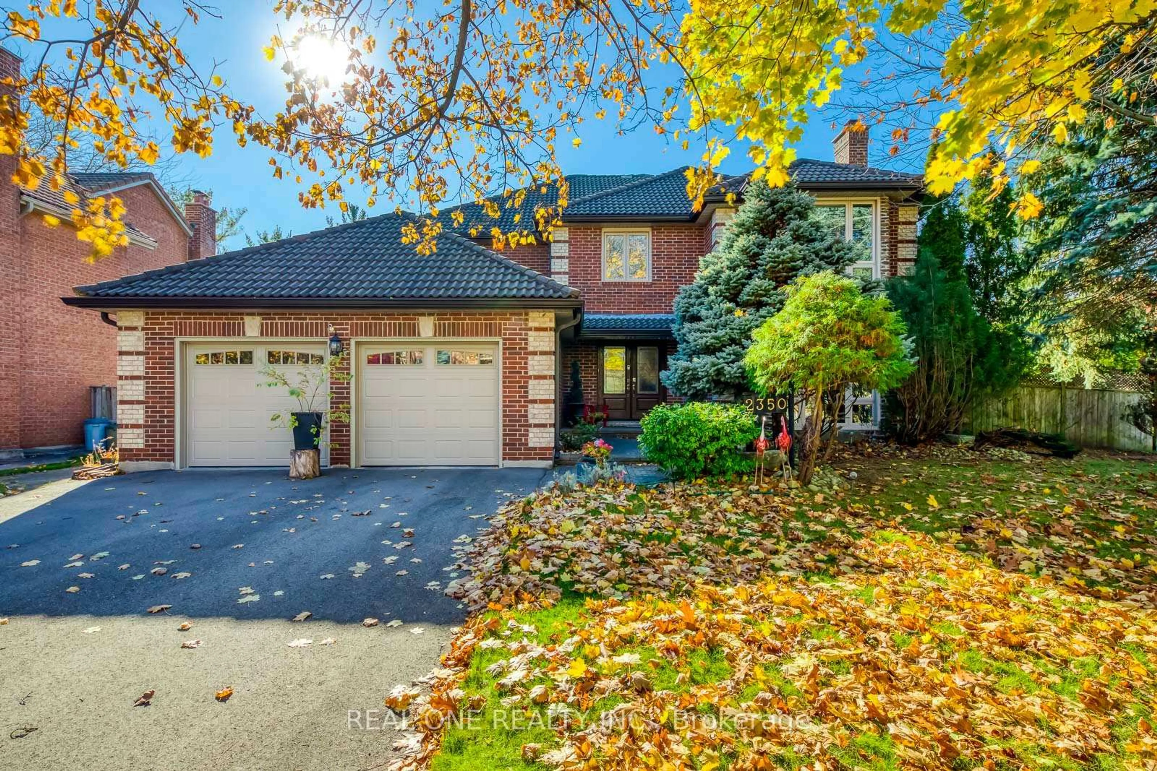 Home with brick exterior material, street for 2350 Deer Run Ave, Oakville Ontario L6J 6K6