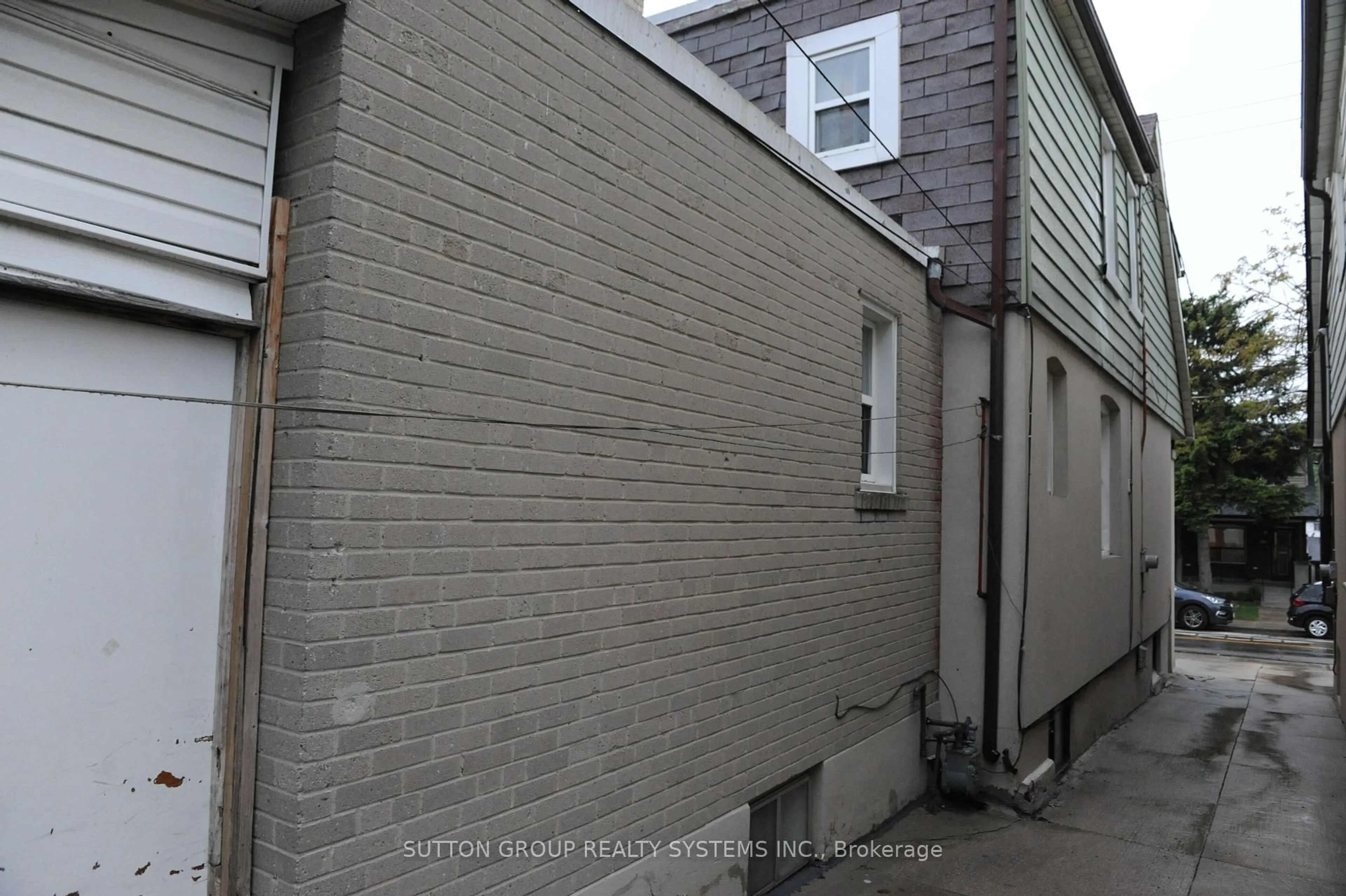 Unknown for 253 Silverthorn Ave, Toronto Ontario M6N 3K2
