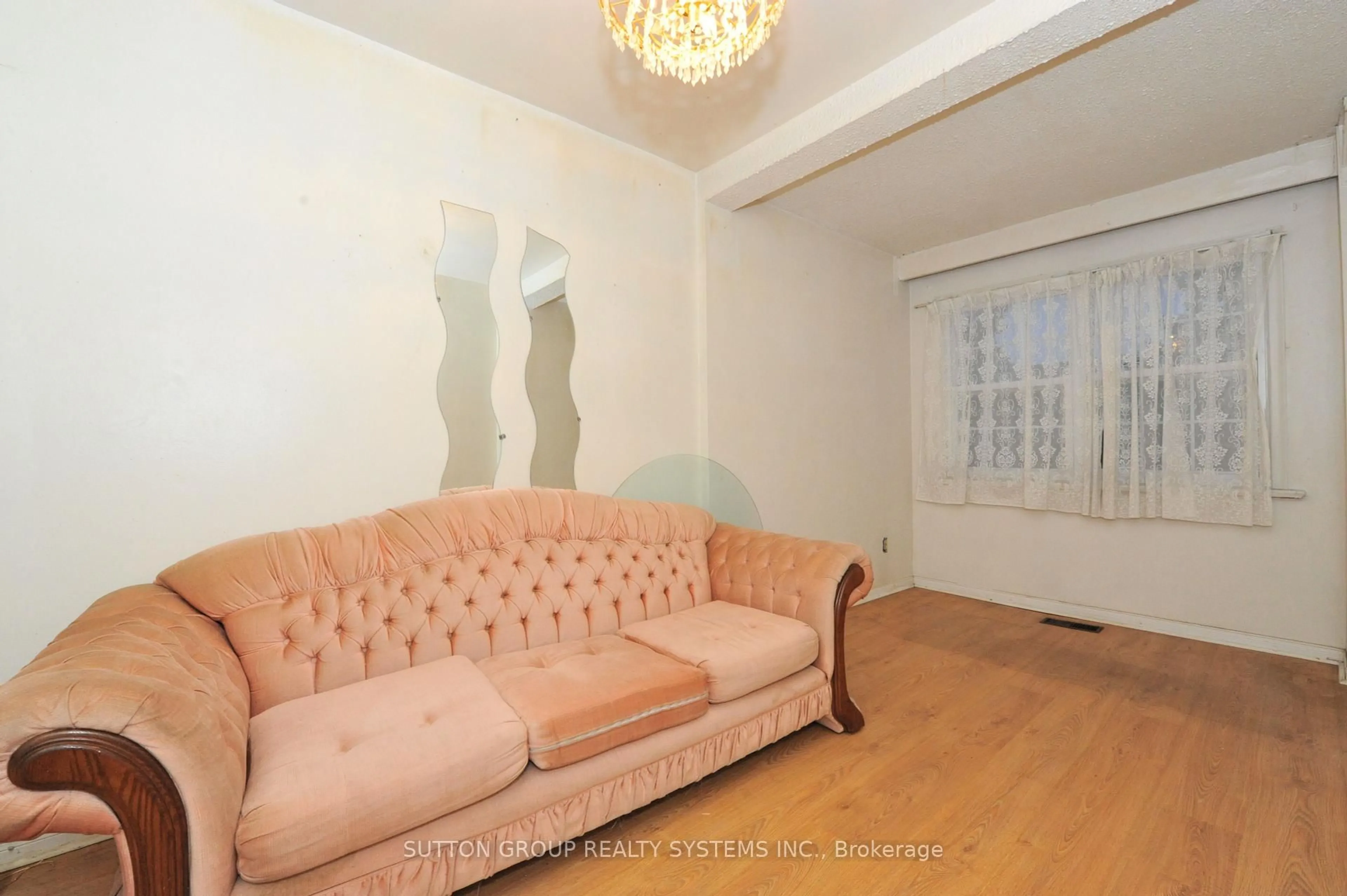 Living room with furniture, unknown for 253 Silverthorn Ave, Toronto Ontario M6N 3K2