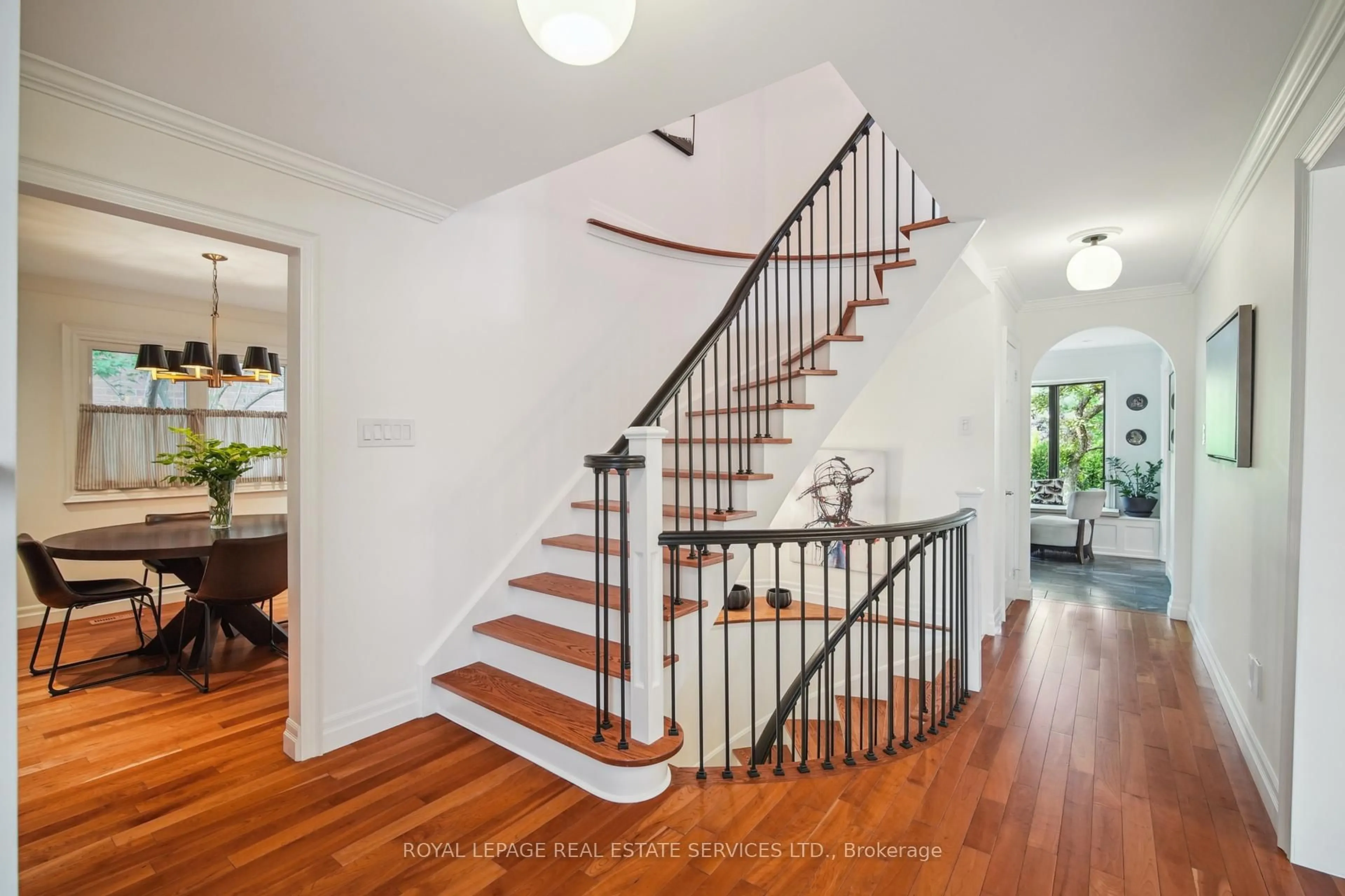 Stairs for 4216 Petersburg Cres, Mississauga Ontario L4Z 2T3